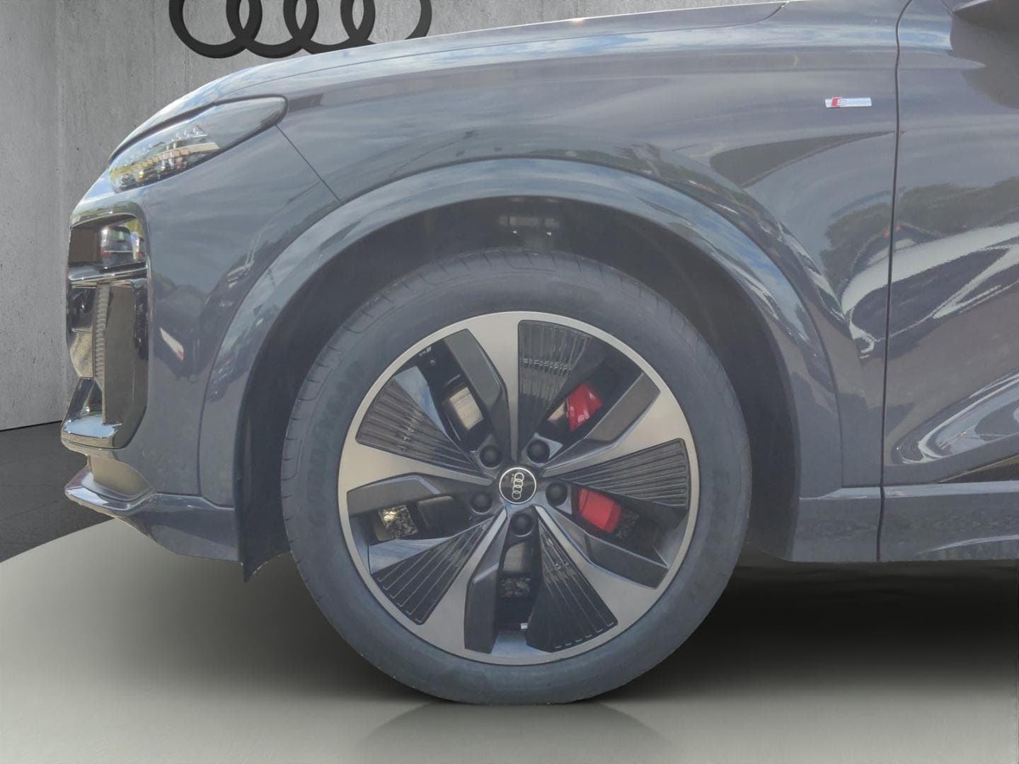Bild über Audi Q6 SUV e-tron e-tron quattro - für weitere Informationen kontaktieren Sie den Audi Partner