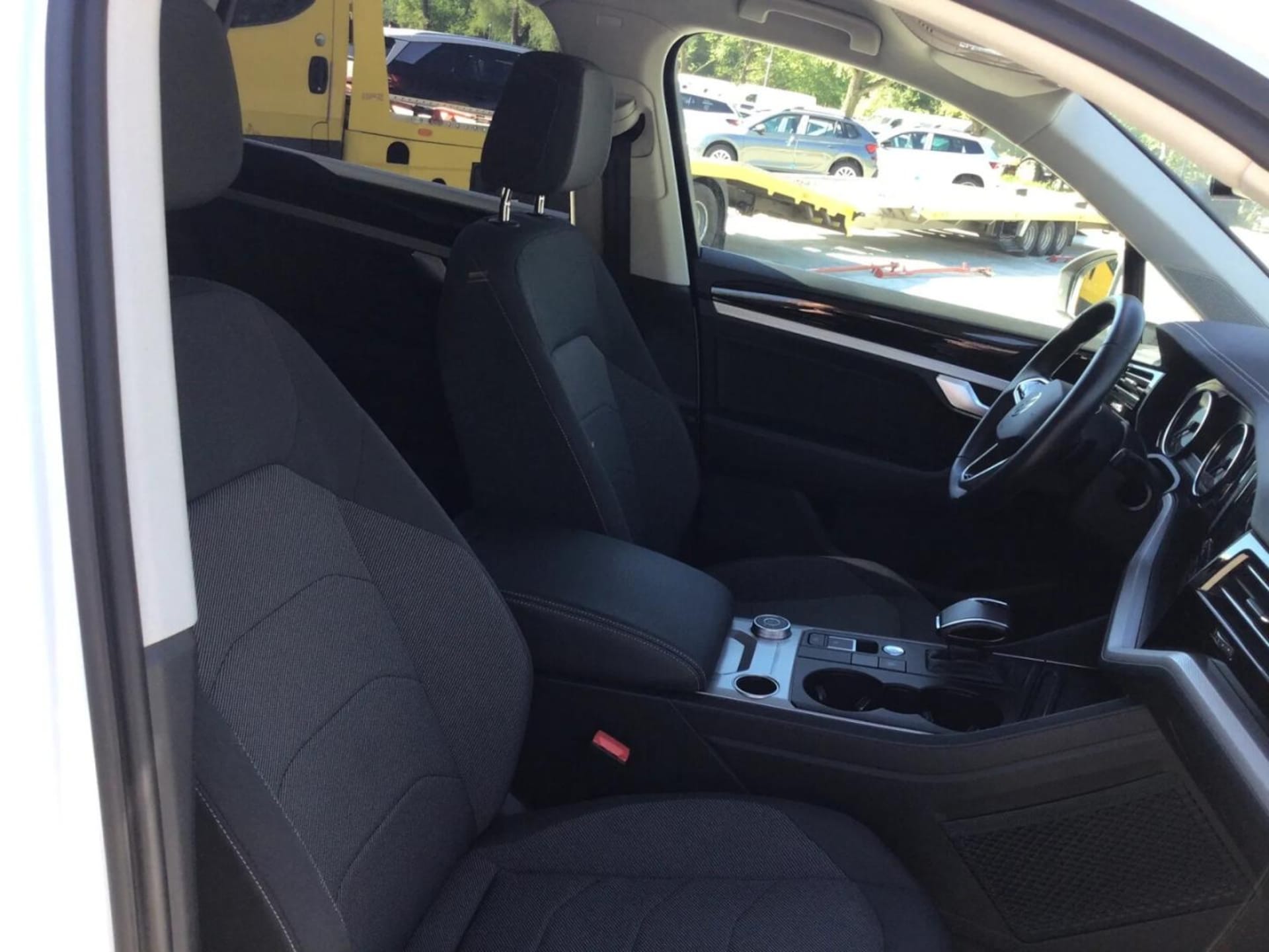 Volkswagen Touareg Model bazowy
