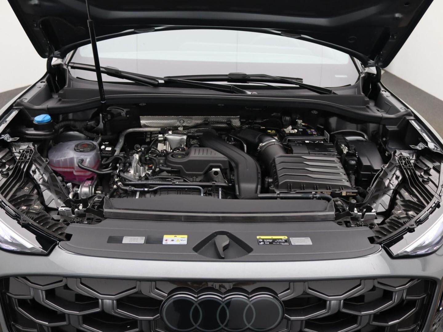 Bild über Audi Q3 SUV TFSI 110 kW S tronic - für weitere Informationen kontaktieren Sie den Audi Partner