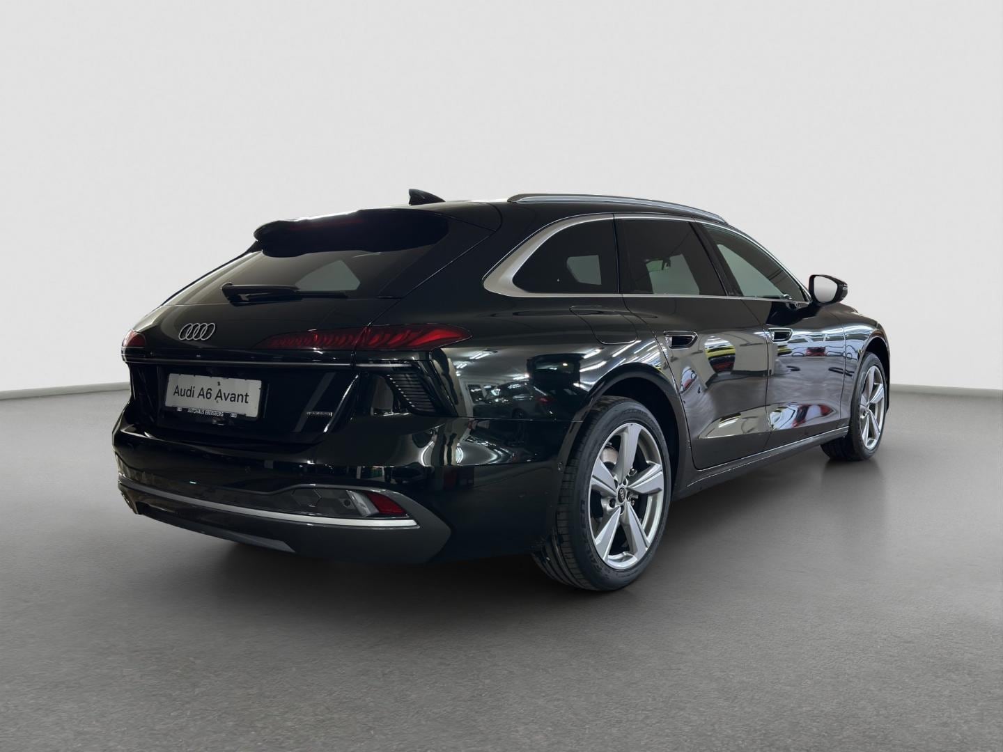 Bild über Audi A6 Avant TDI quattro 150 kW S tronic - für weitere Informationen kontaktieren Sie den Audi Partner