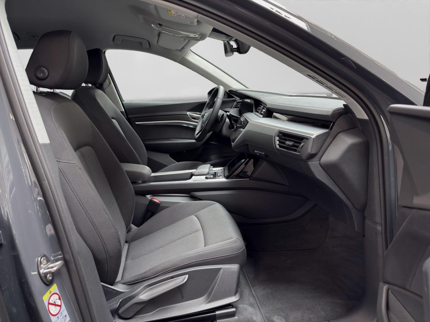 Image about Audi Q8 e-tron S line 50 e-tron quattro