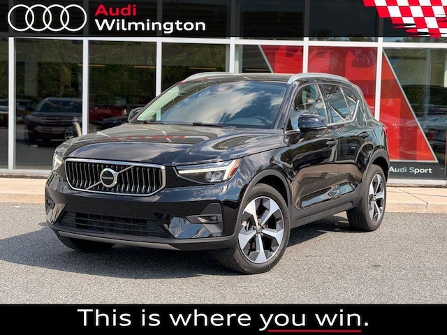 Photo of 2023 Volvo XC40 