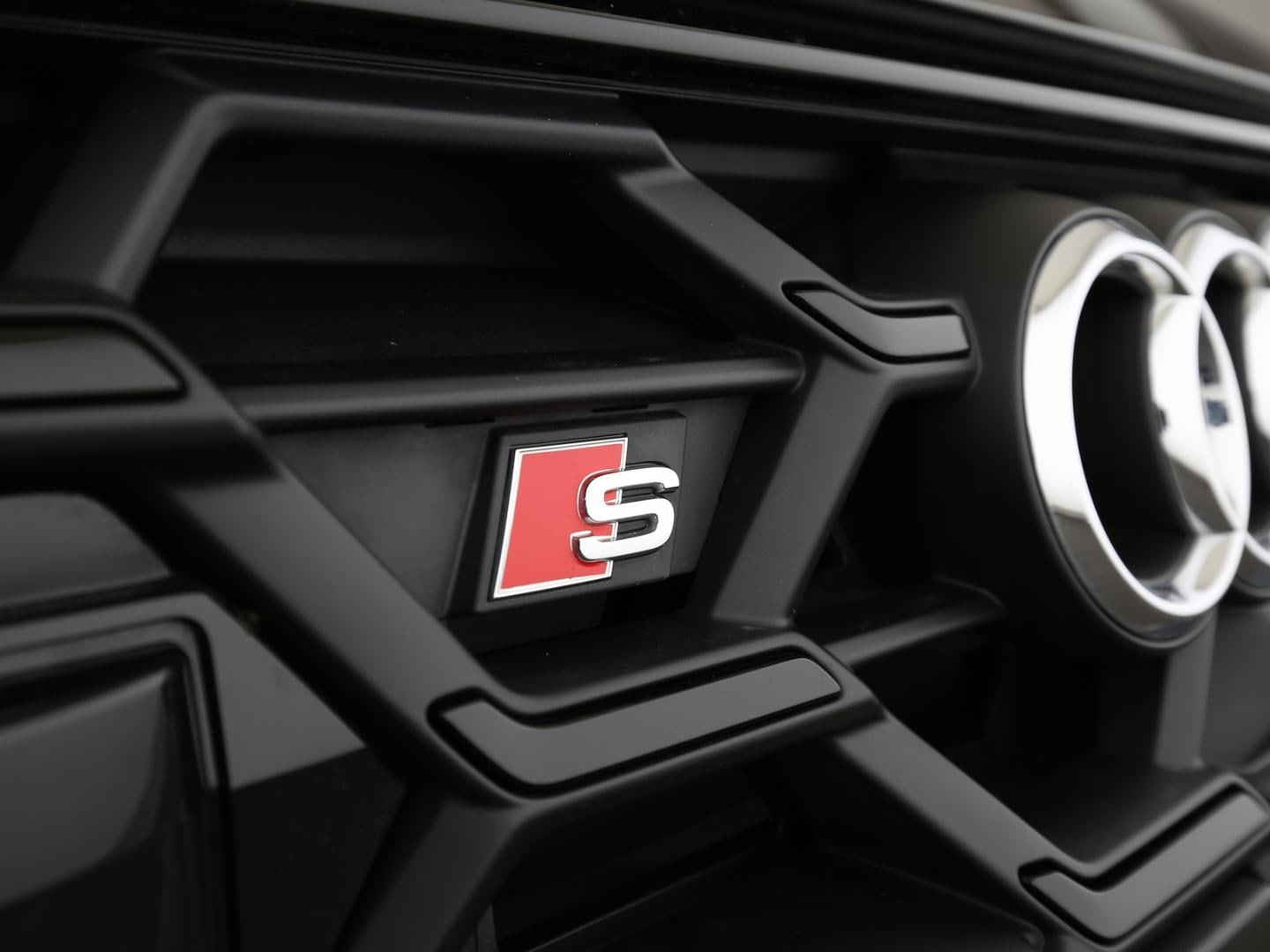 Bild über Audi S6 Avant TDI quattro tiptronic - für weitere Informationen kontaktieren Sie den Audi Partner