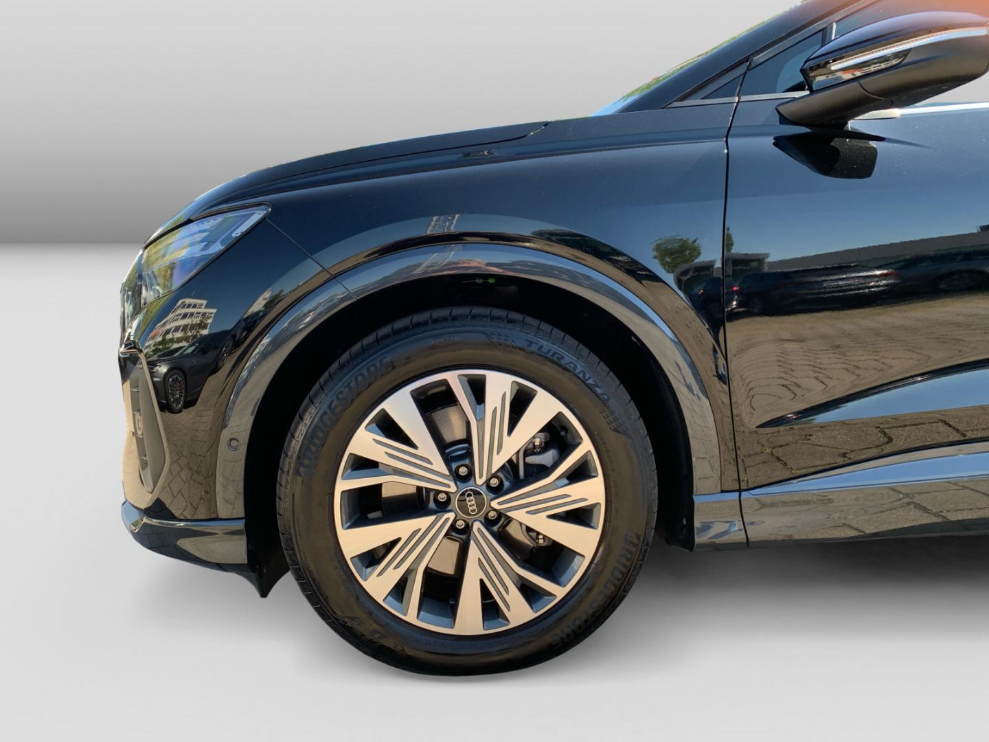 Image about Audi Q4 e-tron 40 e-tron