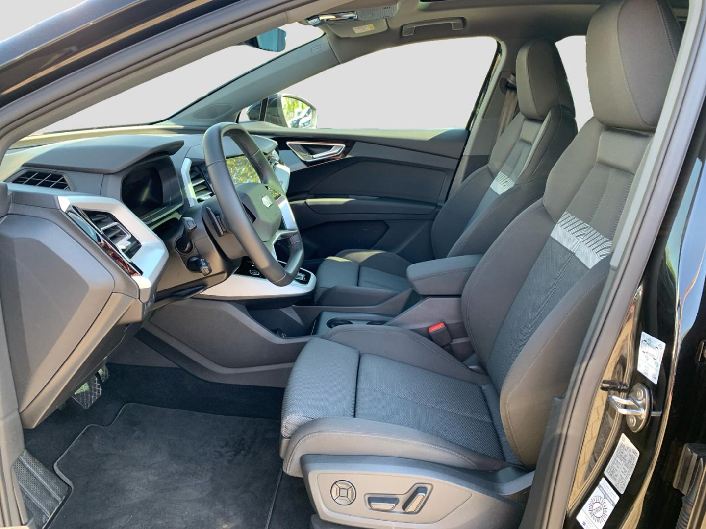 Image about Audi Q4 e-tron 40 e-tron