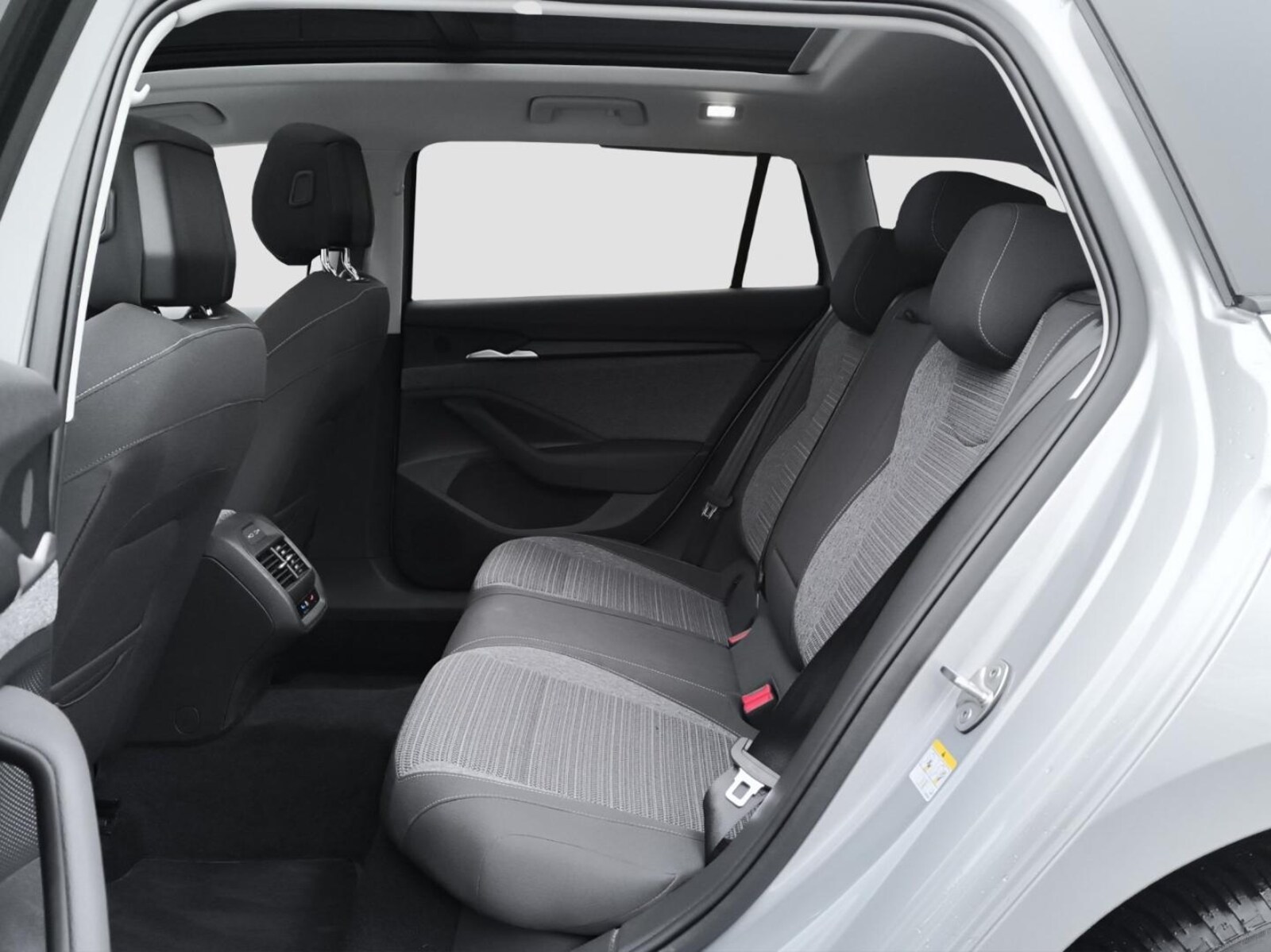 Škoda Superb Combi – Bild 17