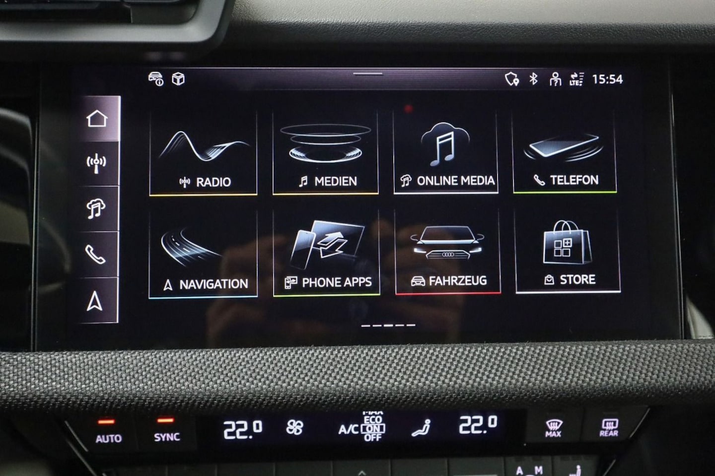 Bild über Audi S3 Sportback TFSI quattro S tronic - für weitere Informationen kontaktieren Sie den Audi Partner
