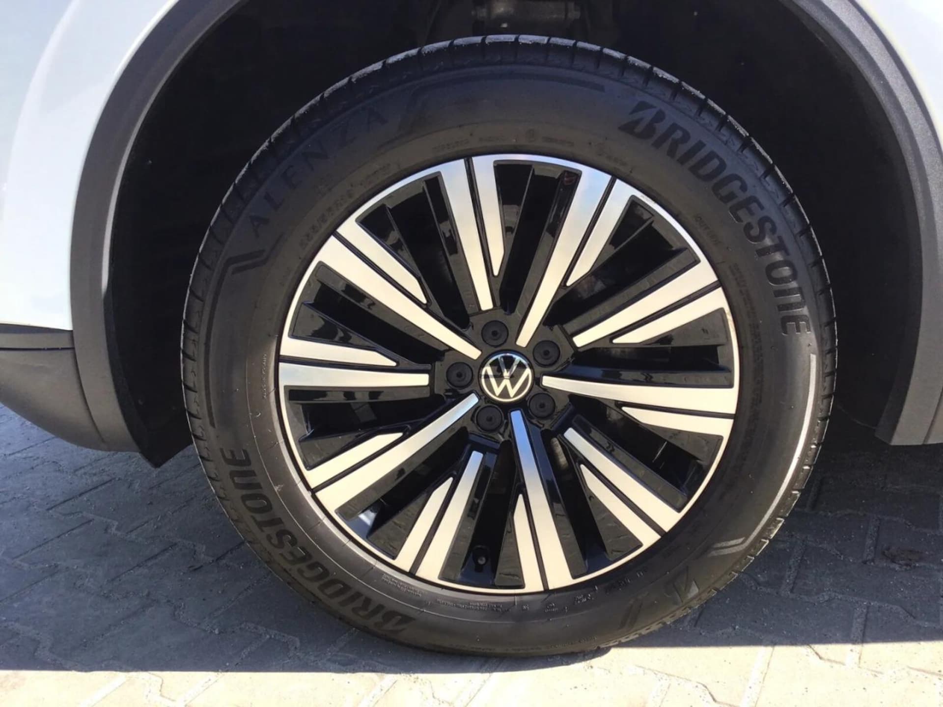 Volkswagen Touareg Model bazowy