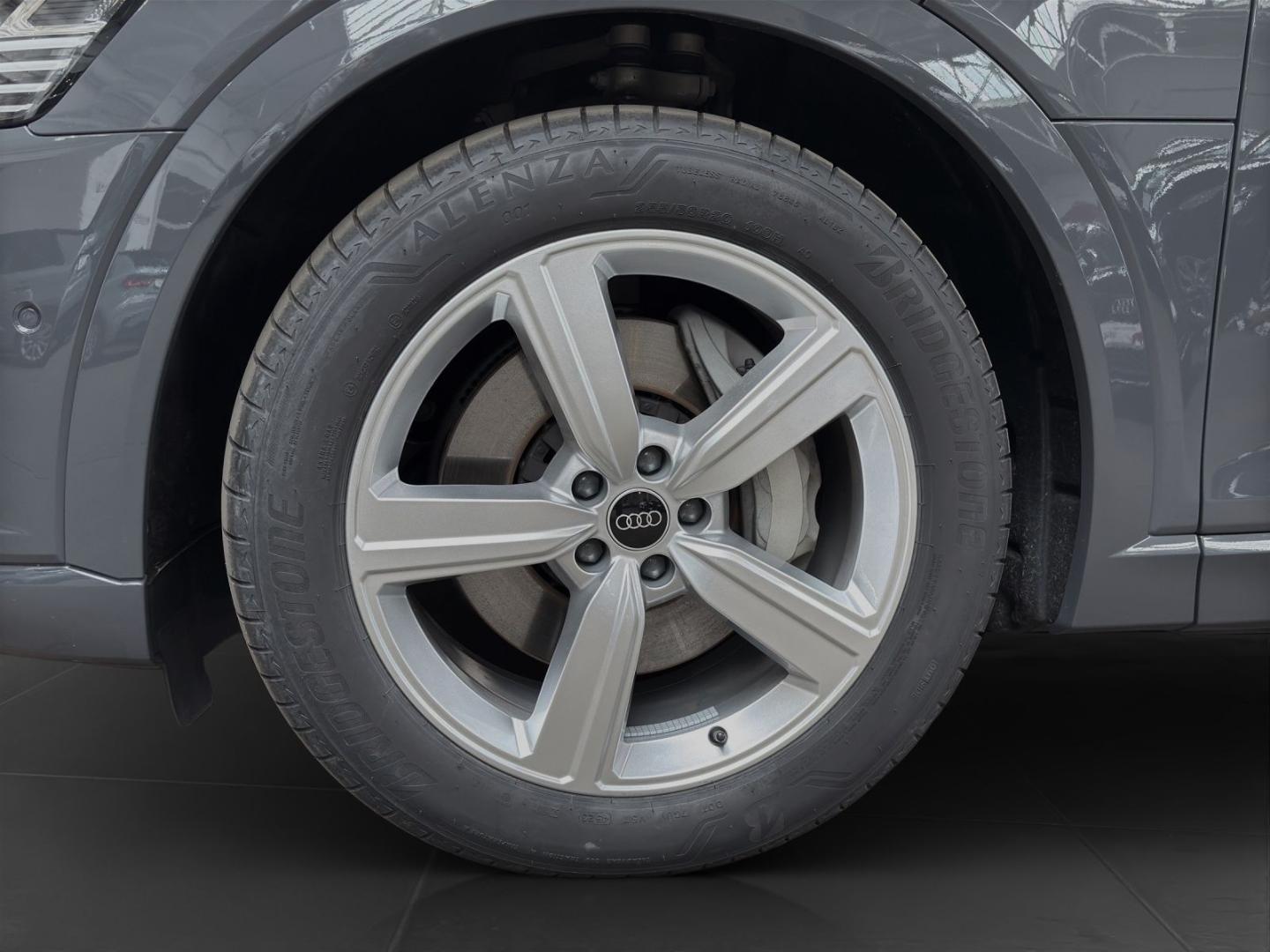 Image about Audi Q8 e-tron S line 50 e-tron quattro