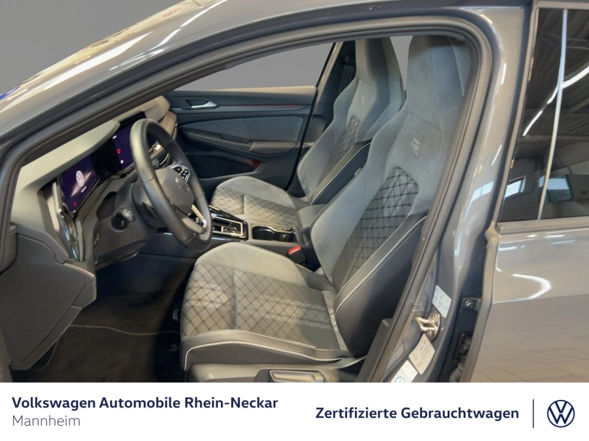 Volkswagen Golf R-Line