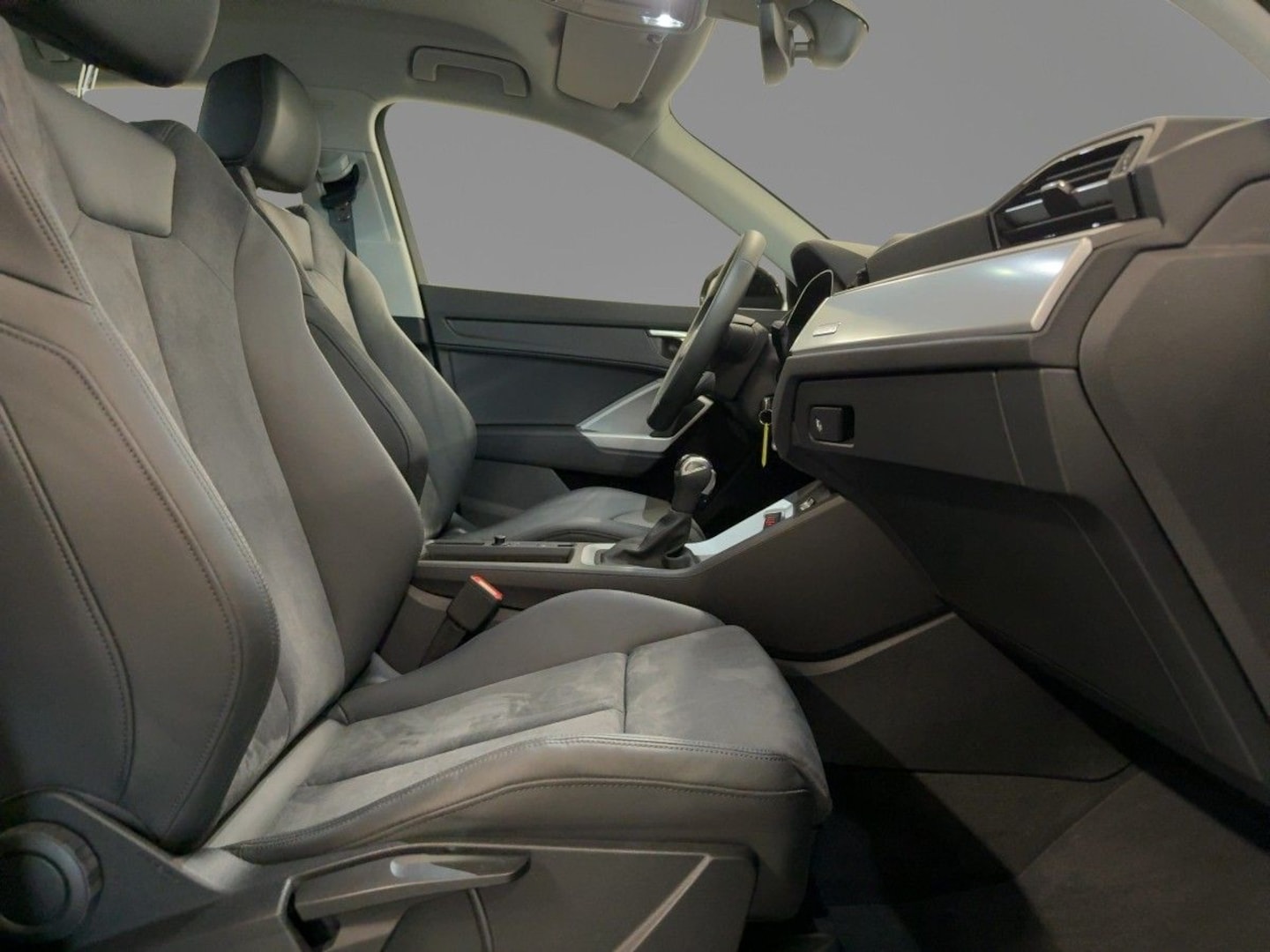 Bild über Audi Q3 S line 40 TDI quattro S tronic - für weitere Informationen kontaktieren Sie den Audi Partner