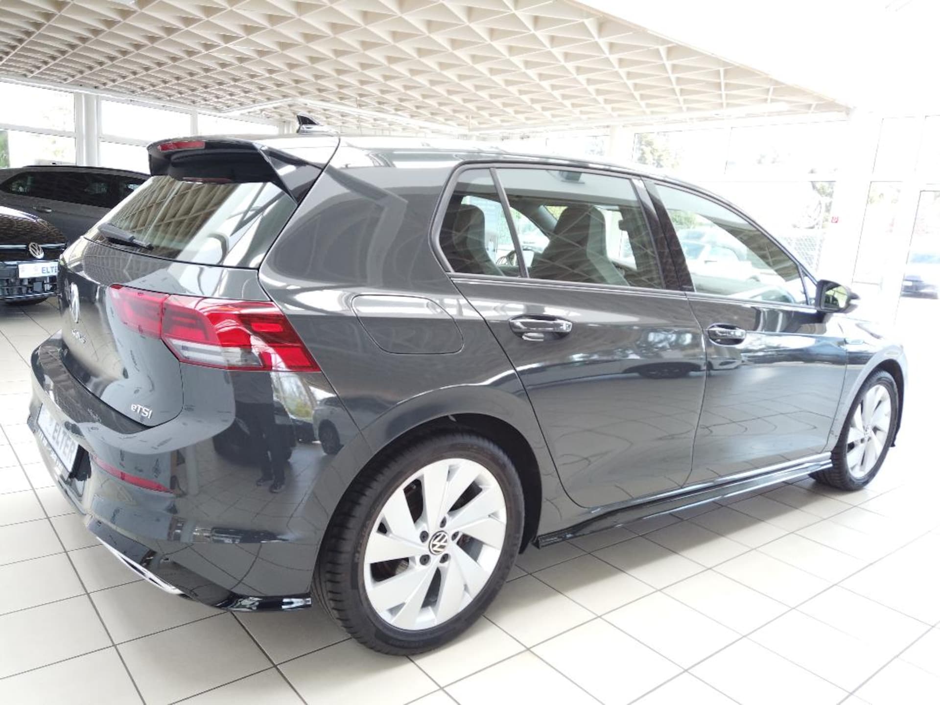 Volkswagen Golf R-Line