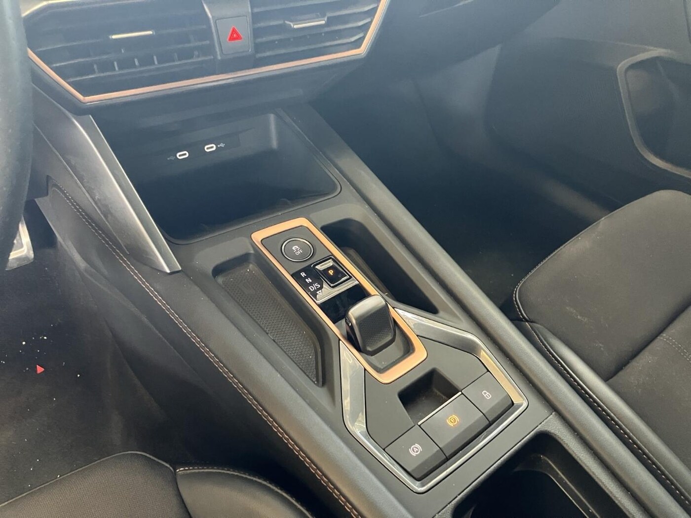 CUPRA Leon Sportstourer 1.5 eTSI DSG 110 kW (150 CV) — photo 10