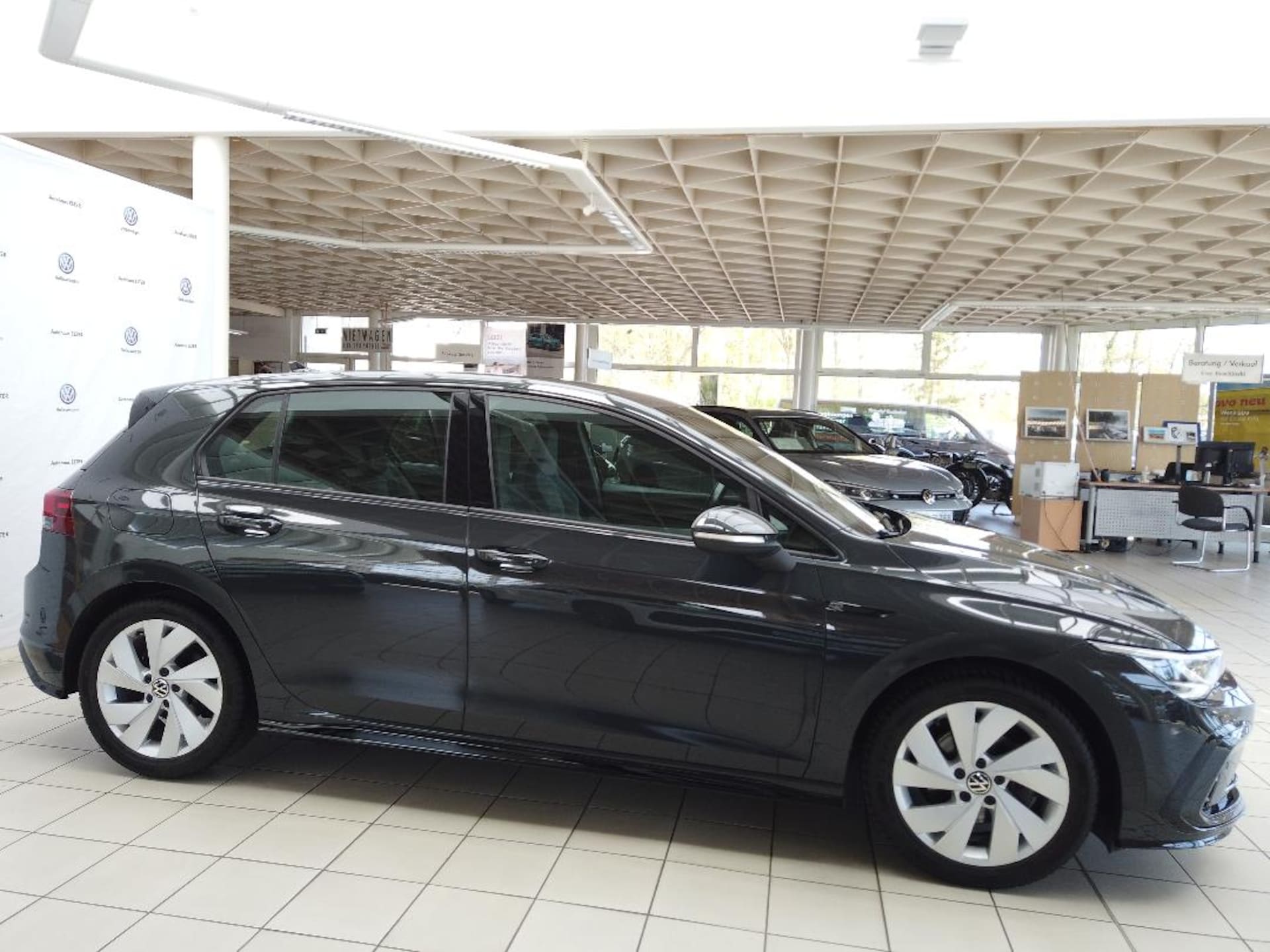 Volkswagen Golf R-Line