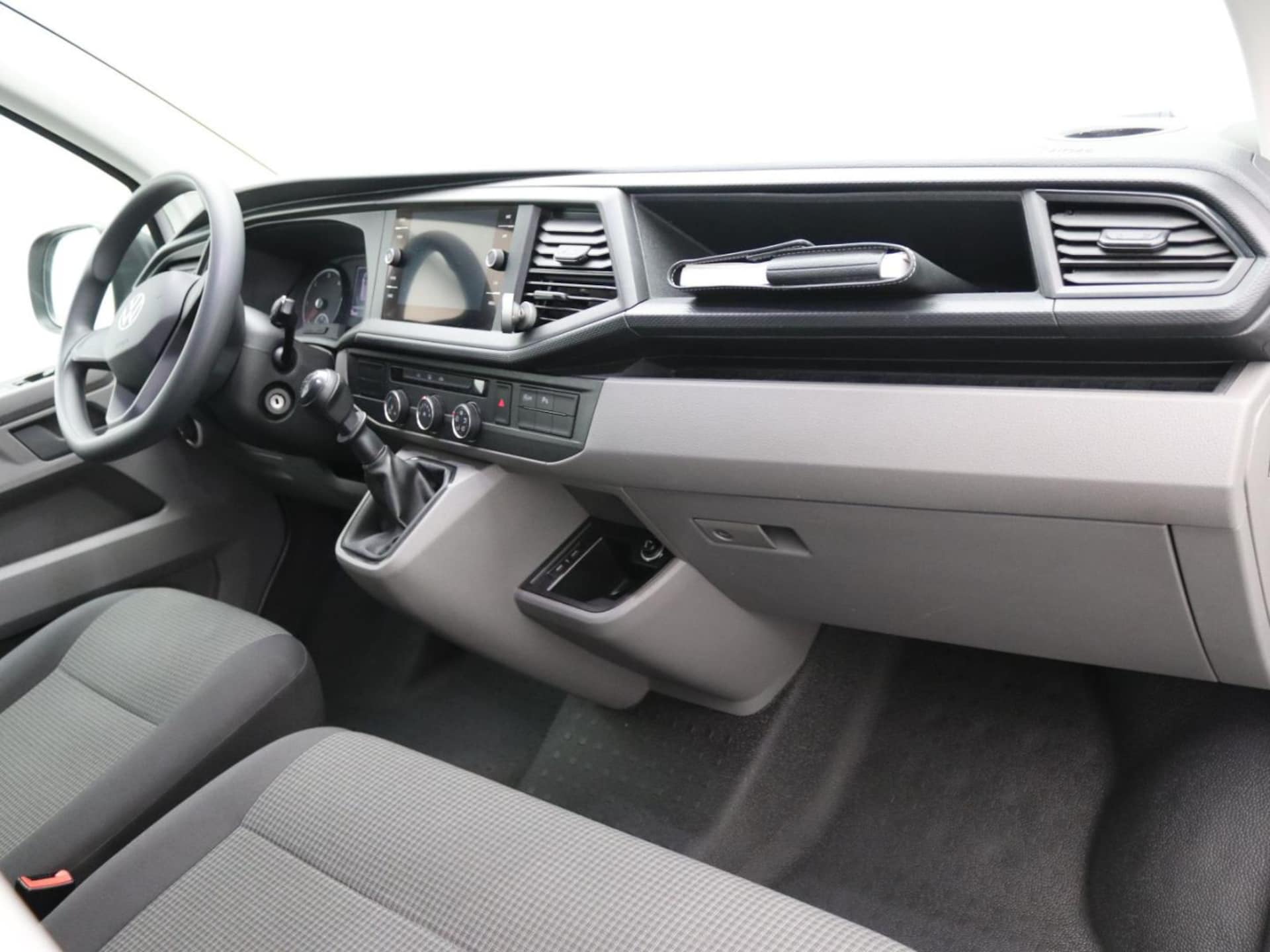 Volkswagen T6.1 Transporter Kombi langer Radstand