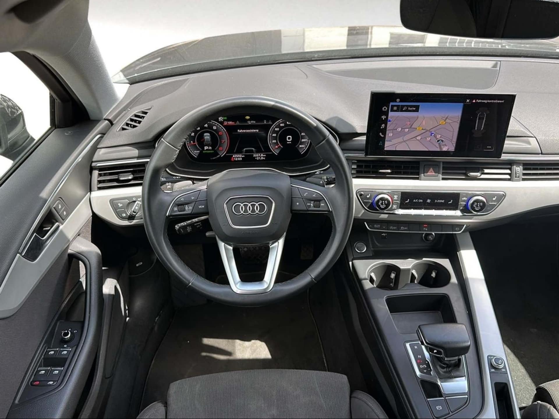 Audi A4 Avant S line