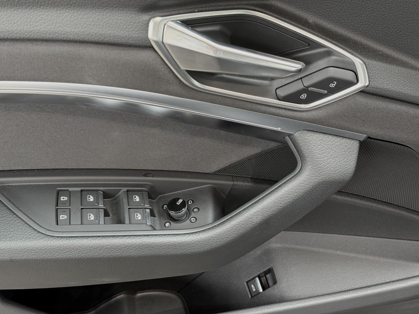Image about Audi Q8 e-tron S line 50 e-tron quattro