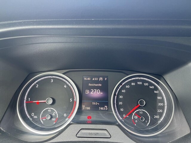 Volkswagen T6.1 Caravelle larger