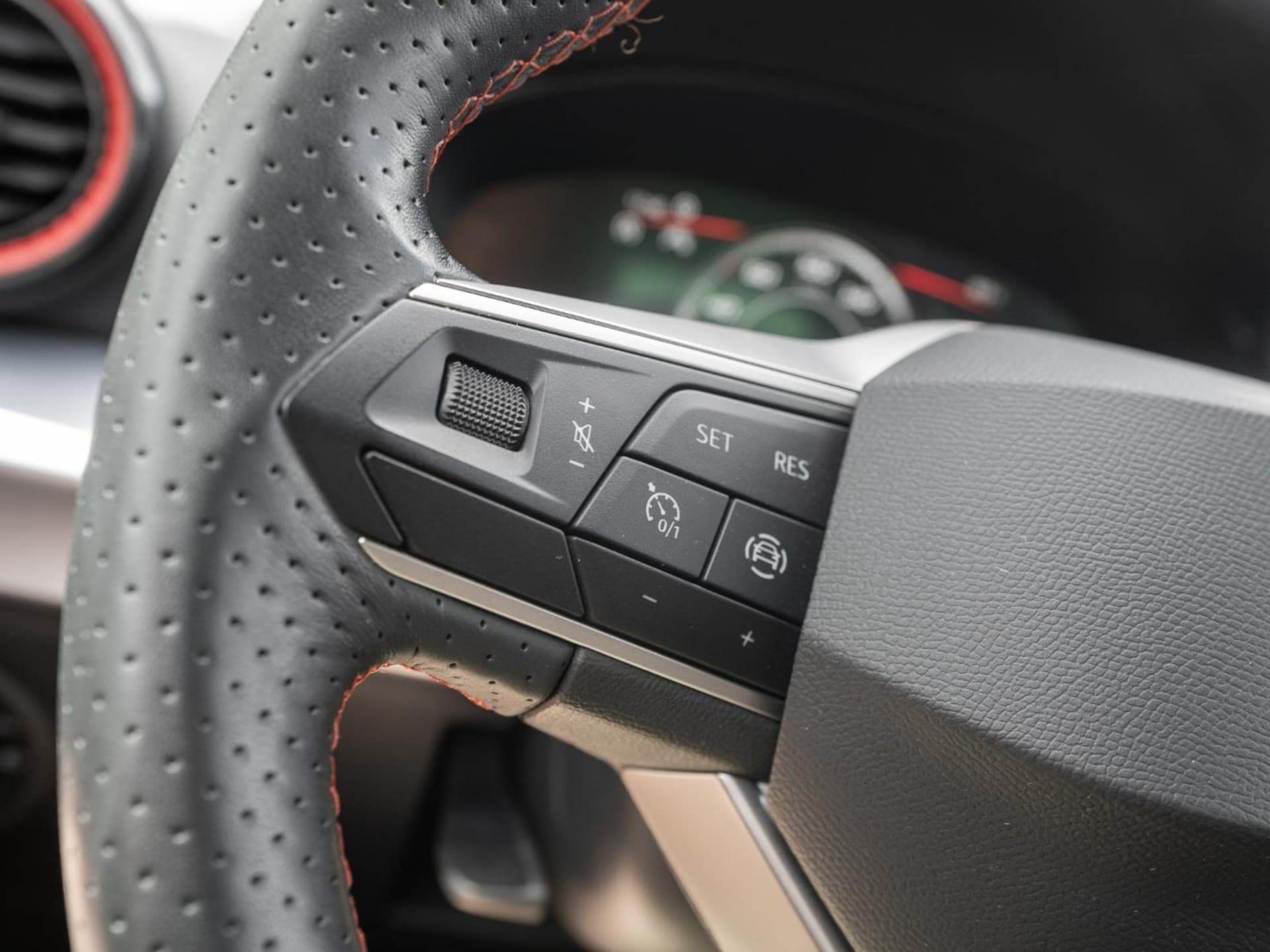 SEAT Arona FR