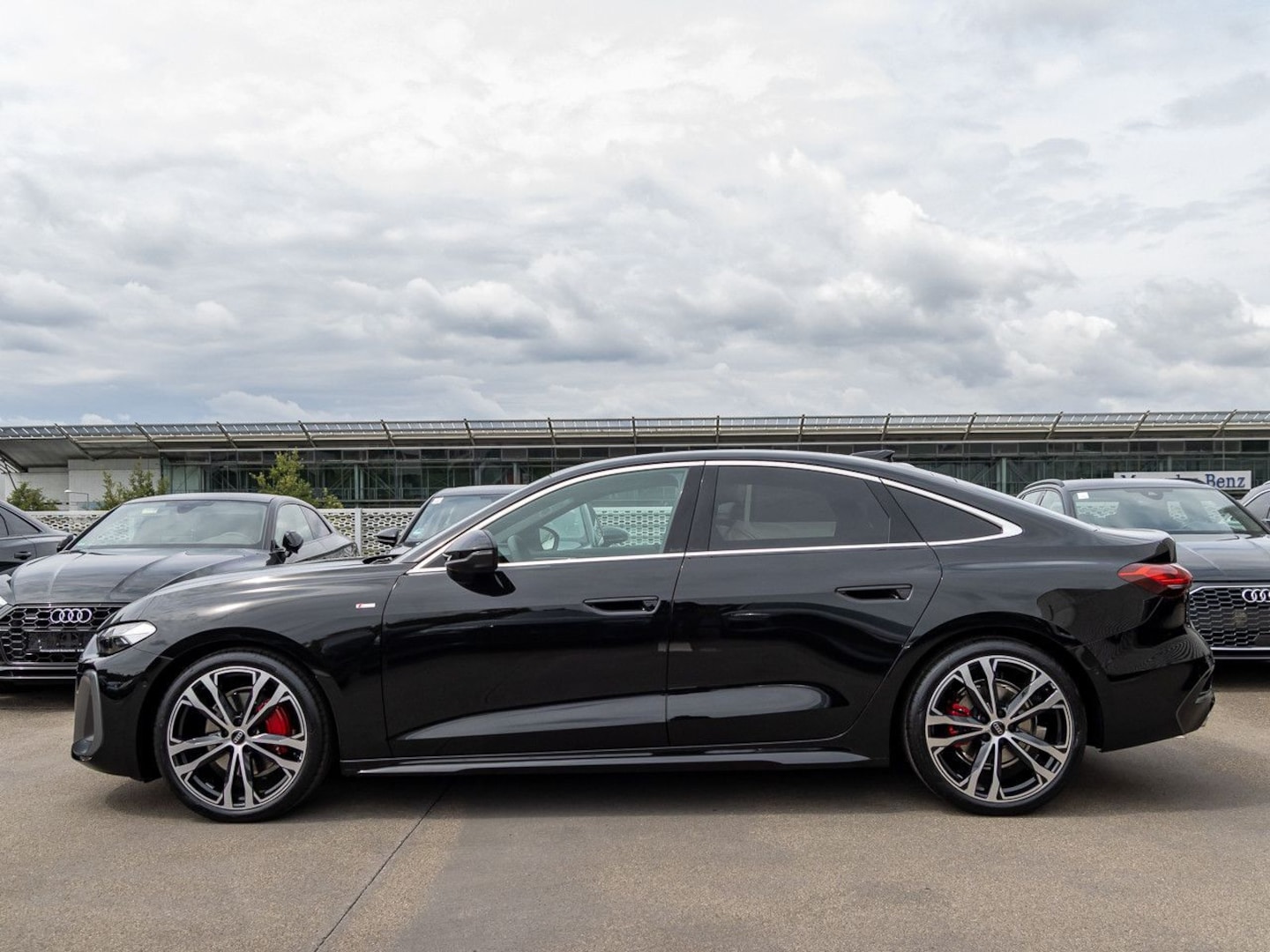 Bild über Audi A5 Limousine TFSI quattro 150 kW S tronic - für weitere Informationen kontaktieren Sie den Audi Partner