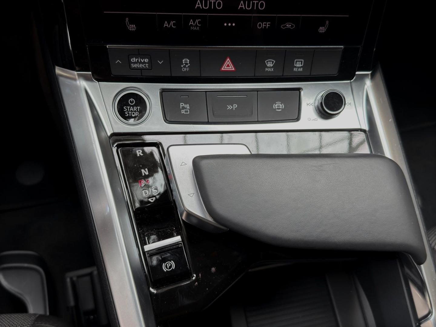 Image about Audi Q8 e-tron S line 50 e-tron quattro