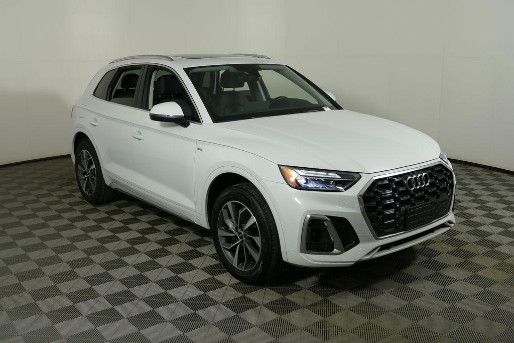 2023 Audi Q5 45 Premium's photo
