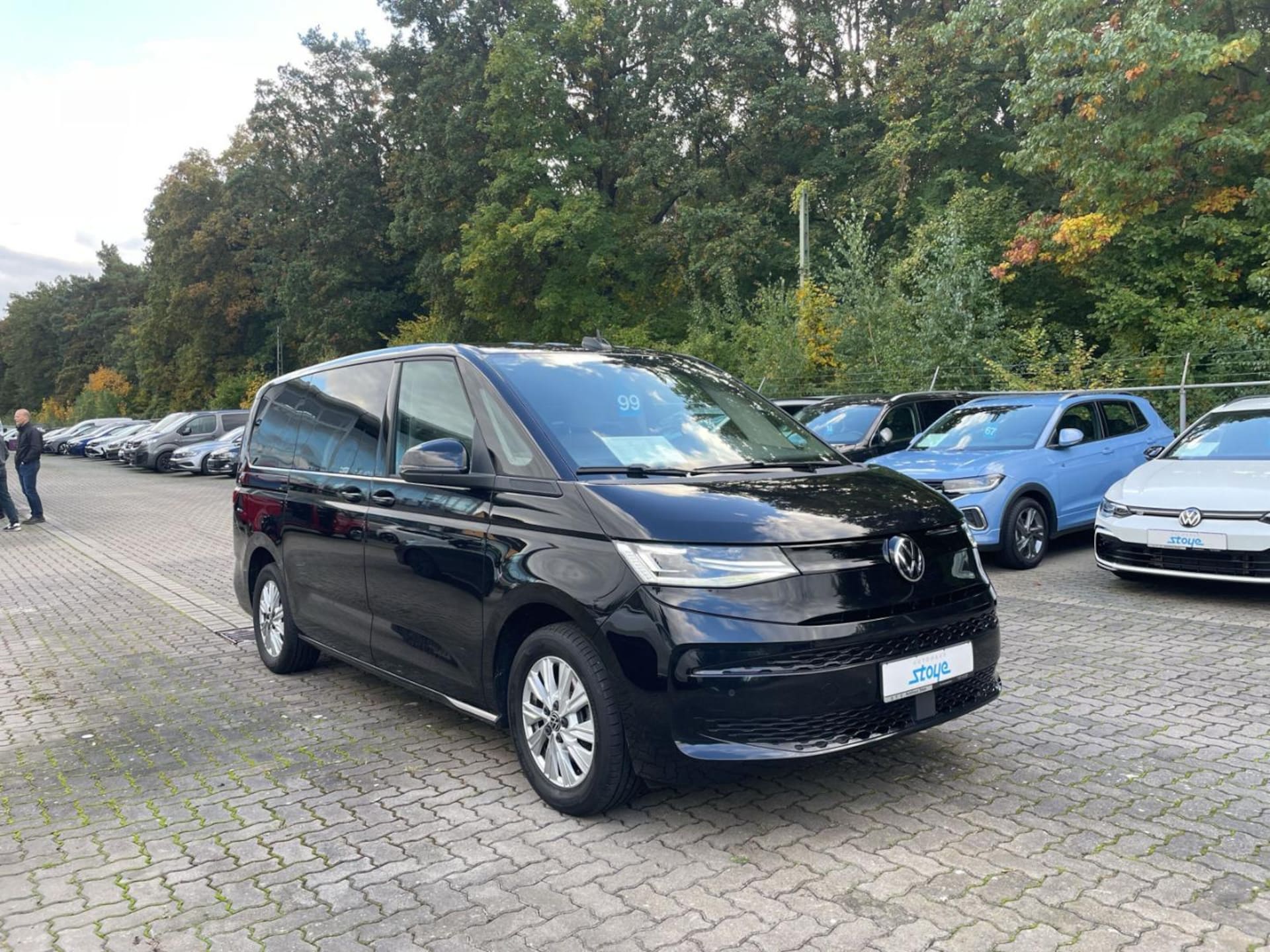 Volkswagen Multivan Langversion Basis-Modell