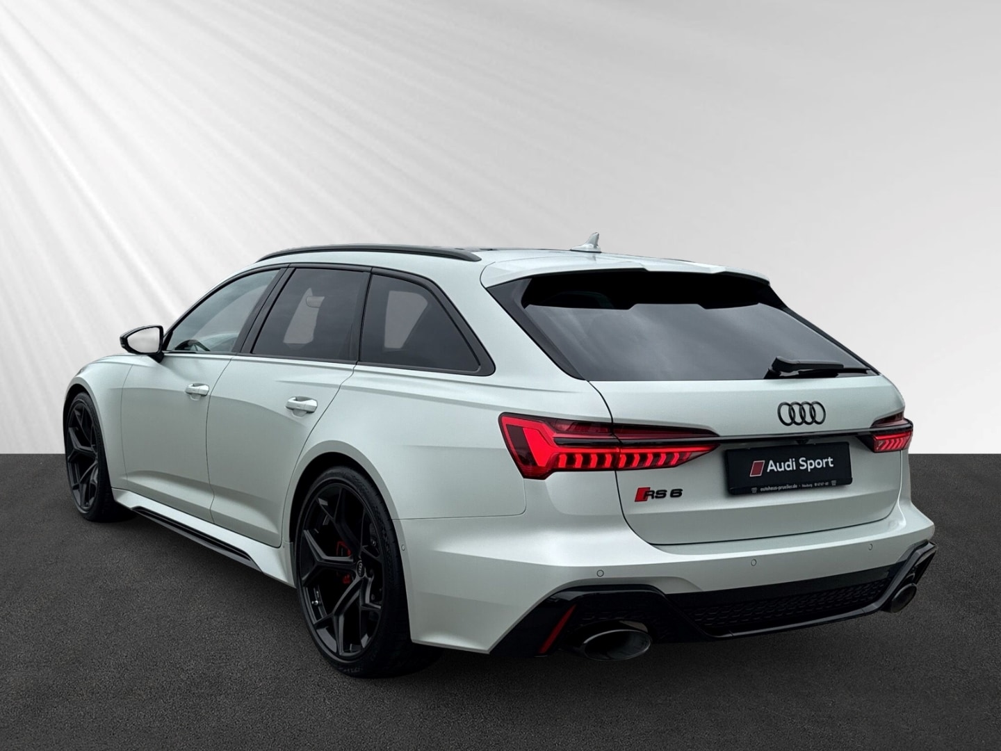 Bild über Audi RS 6 Avant performance quattro tiptronic - für weitere Informationen kontaktieren Sie den Audi Partner