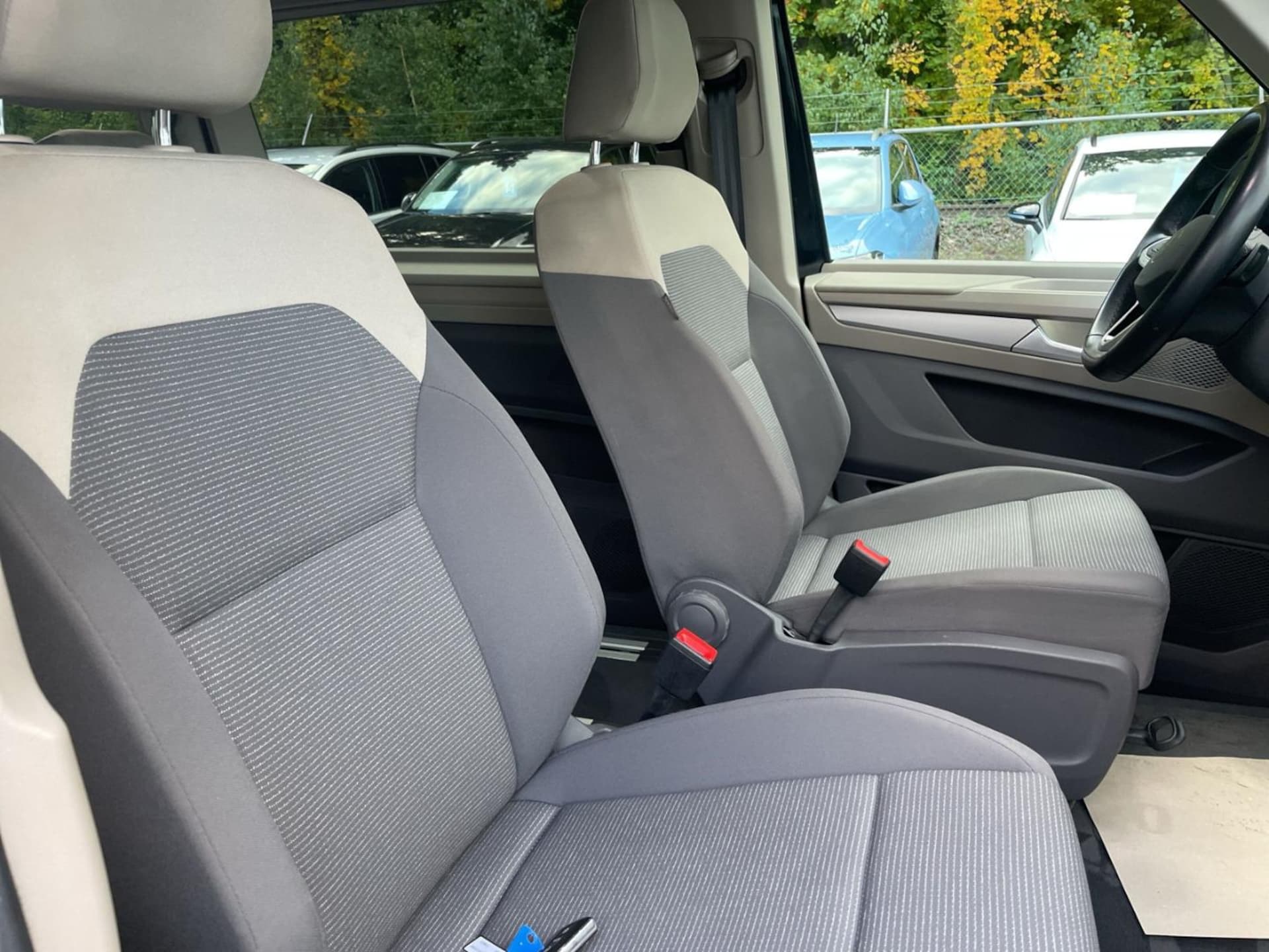Volkswagen Multivan Langversion Basis-Modell