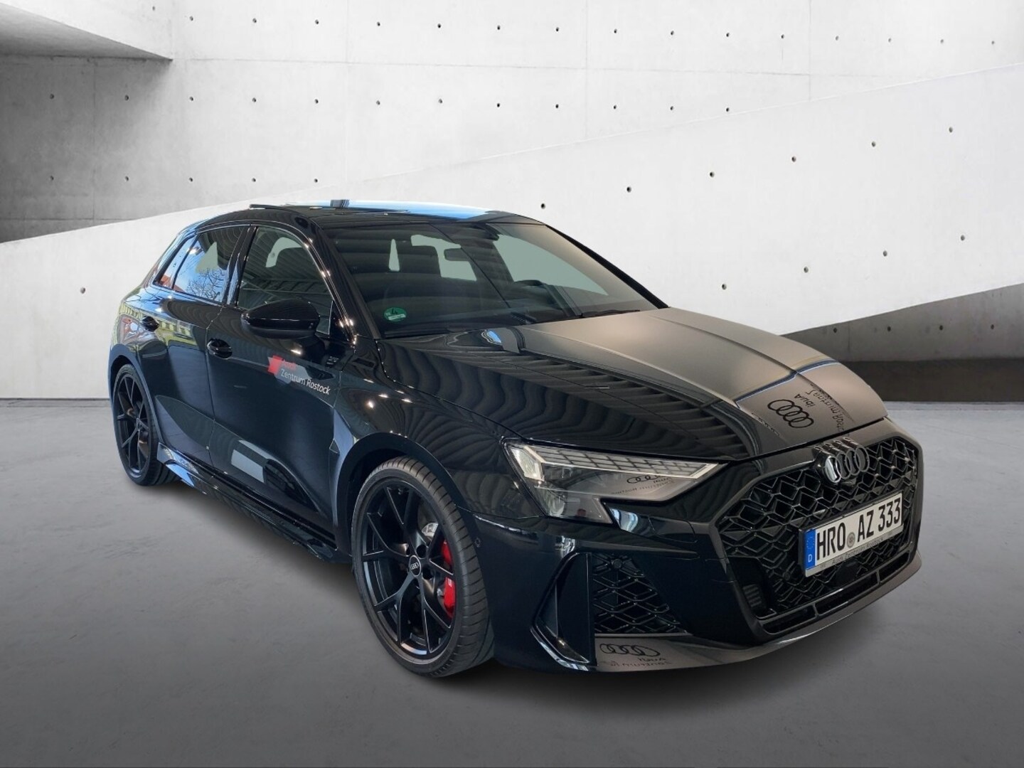 Bild über Audi RS 3 Sportback TFSI quattro 294 kW S tronic - für weitere Informationen kontaktieren Sie den Audi Partner