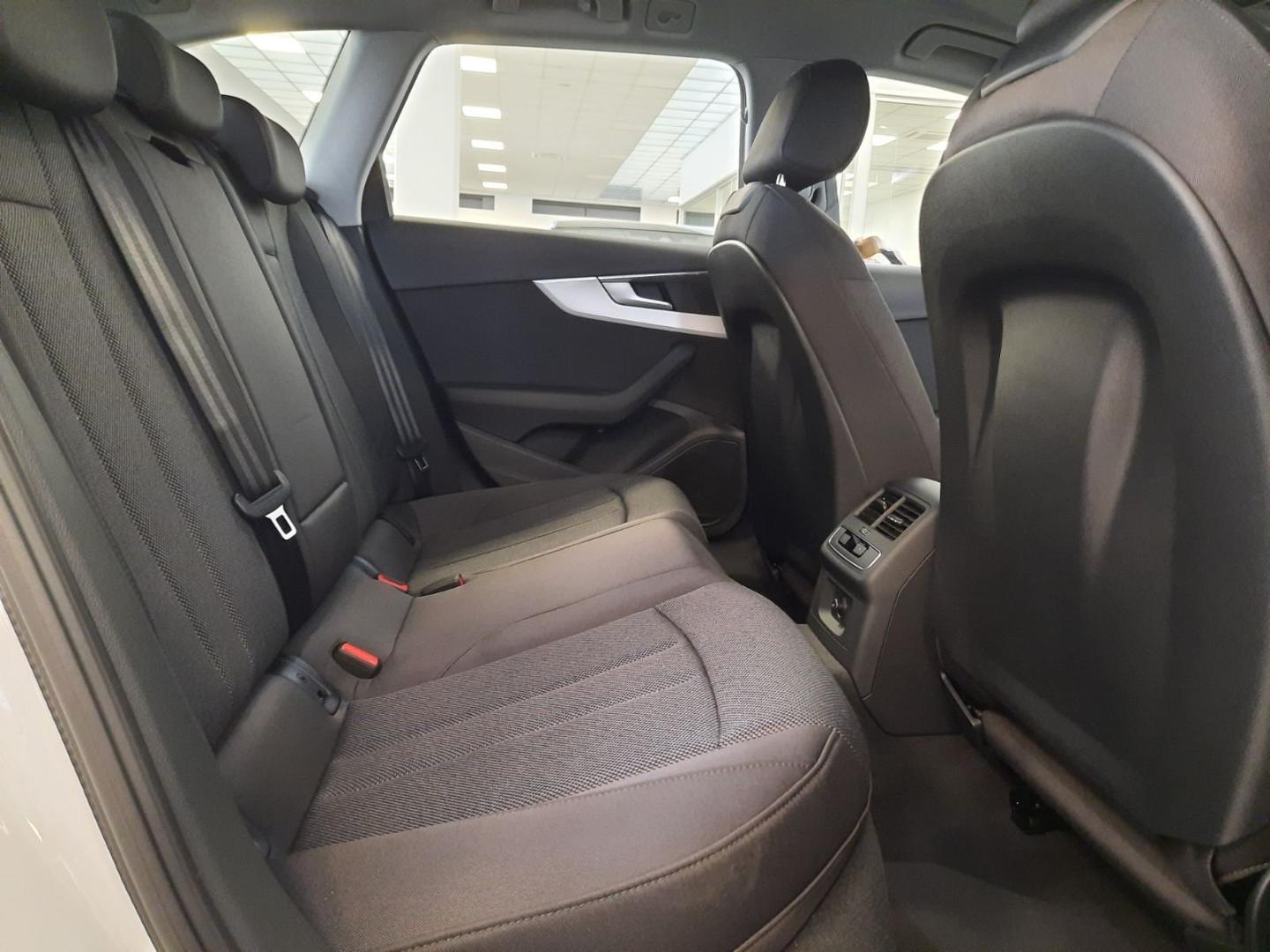 Image about Audi A4 Avant Business 30 TDI 100 kW (136 CV) S tronic