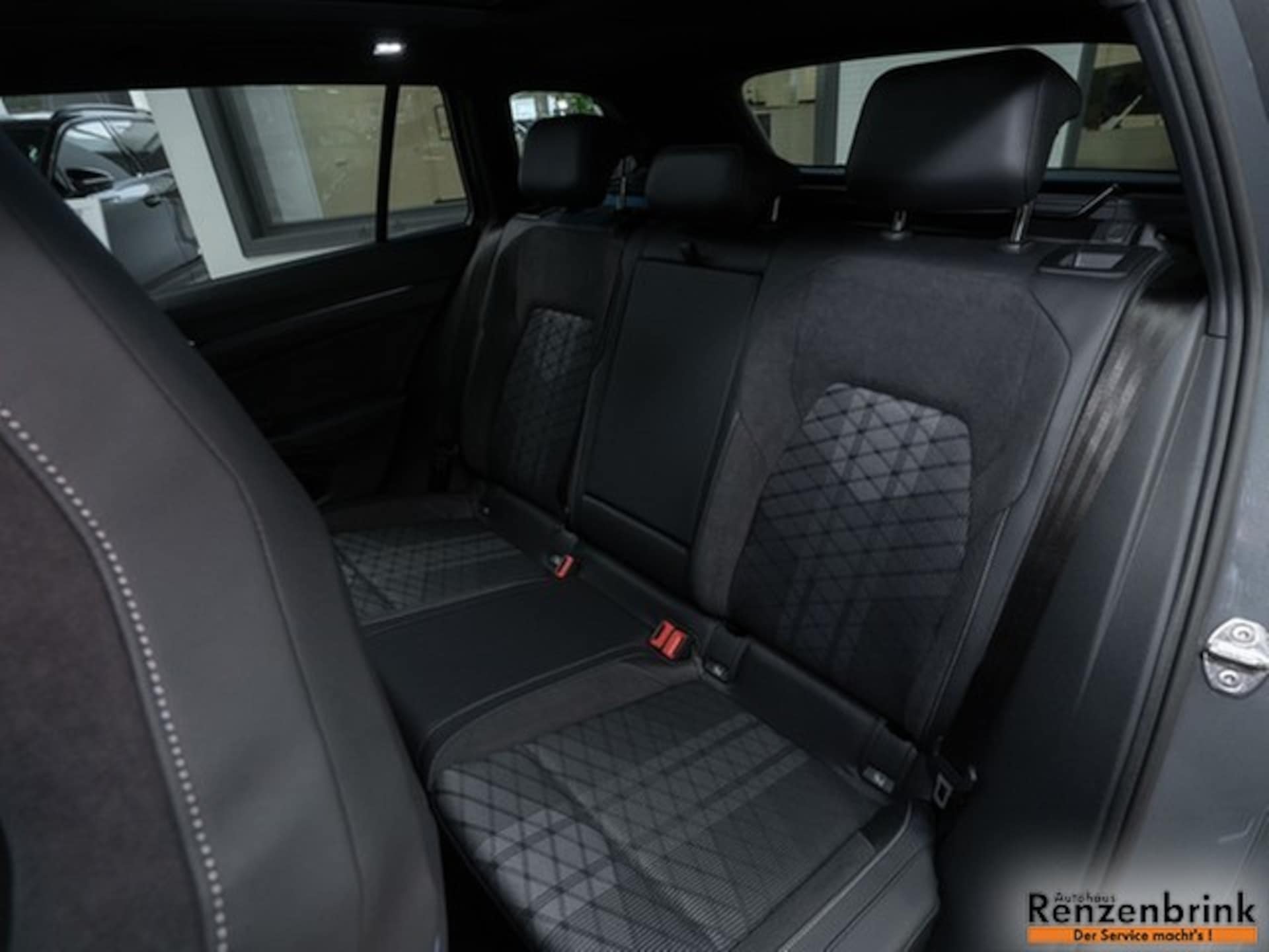 Volkswagen Golf Variant R-Line