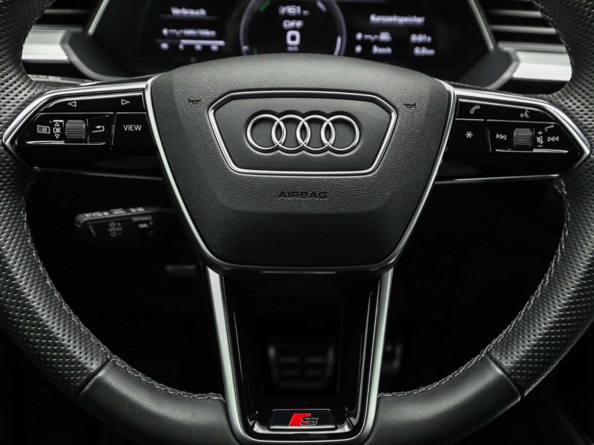 Audi Q8 e-tron S line