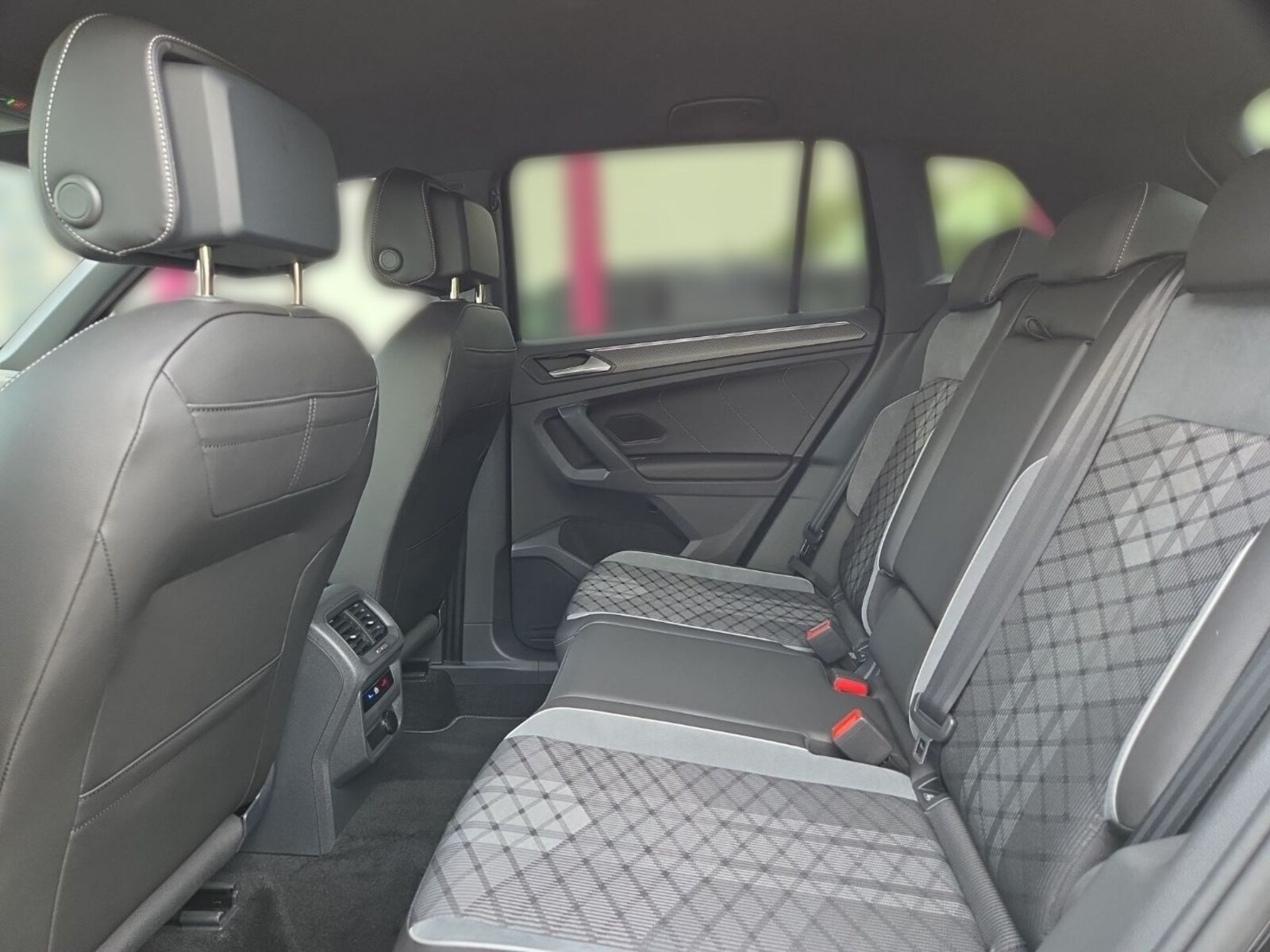 Volkswagen Tiguan – Bild 12