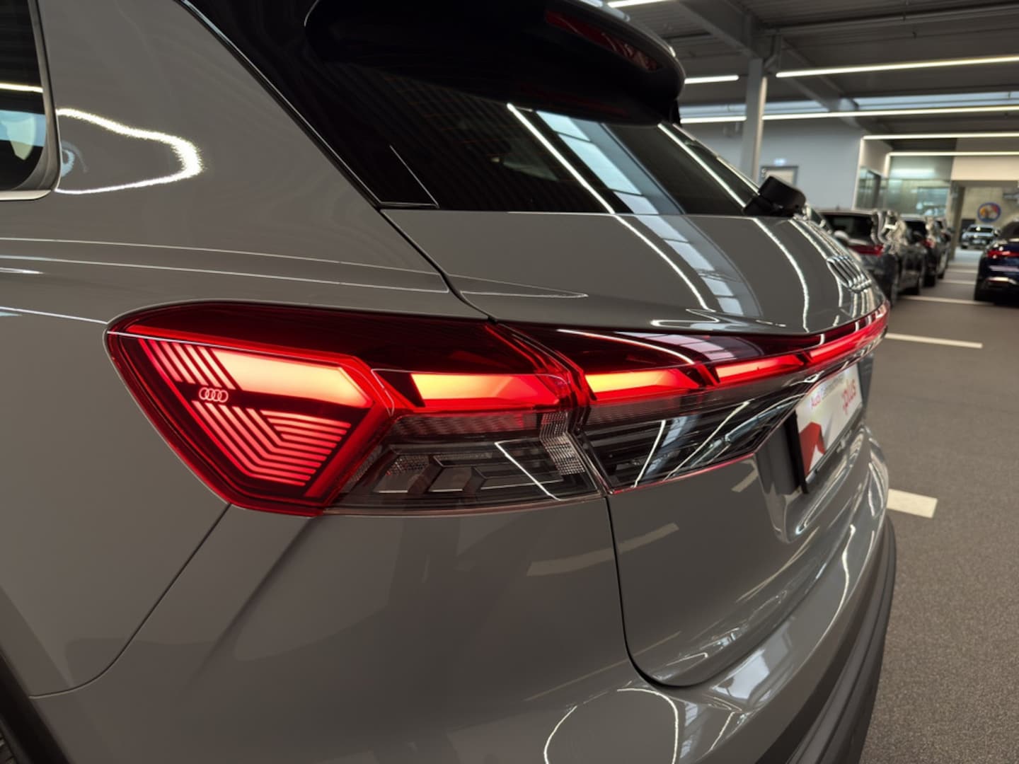 Bild über Audi Q4 e-tron 40 e-tron - für weitere Informationen kontaktieren Sie den Audi Partner