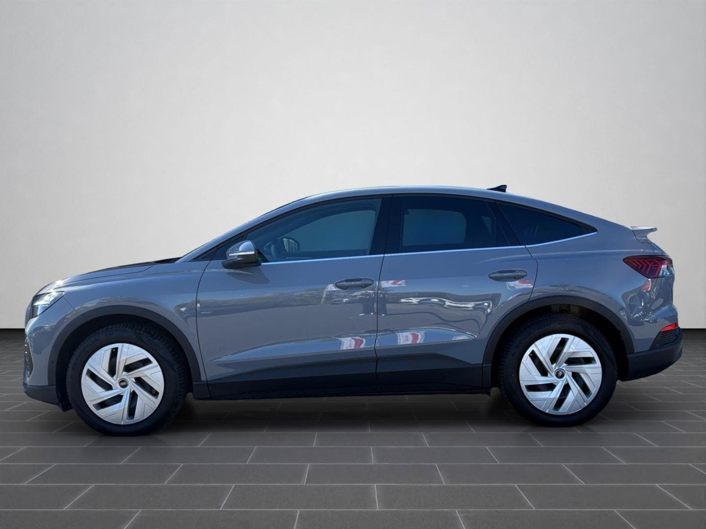 Bild über Audi Q4 Sportback e-tron 45 e-tron - für weitere Informationen kontaktieren Sie den Audi Partner