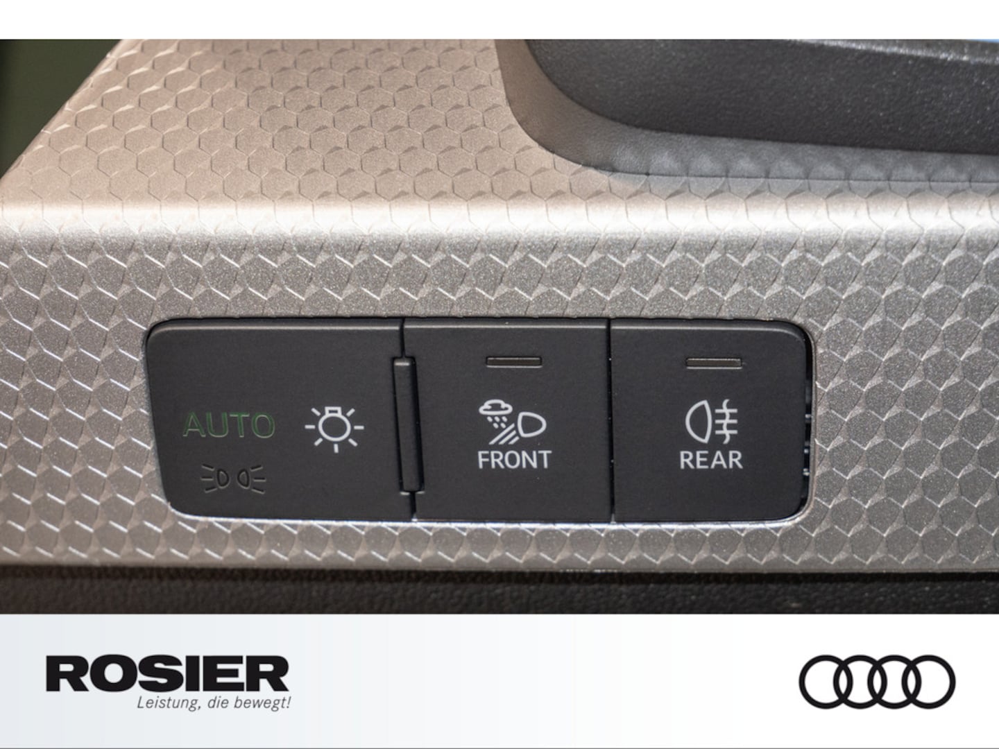 Bild über Audi A1 Sportback S line 30 TFSI S tronic - für weitere Informationen kontaktieren Sie den Audi Partner