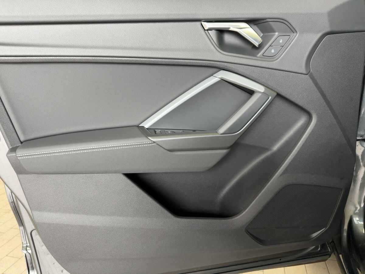 Image about Audi Q3 45 TFSI quattro S tronic