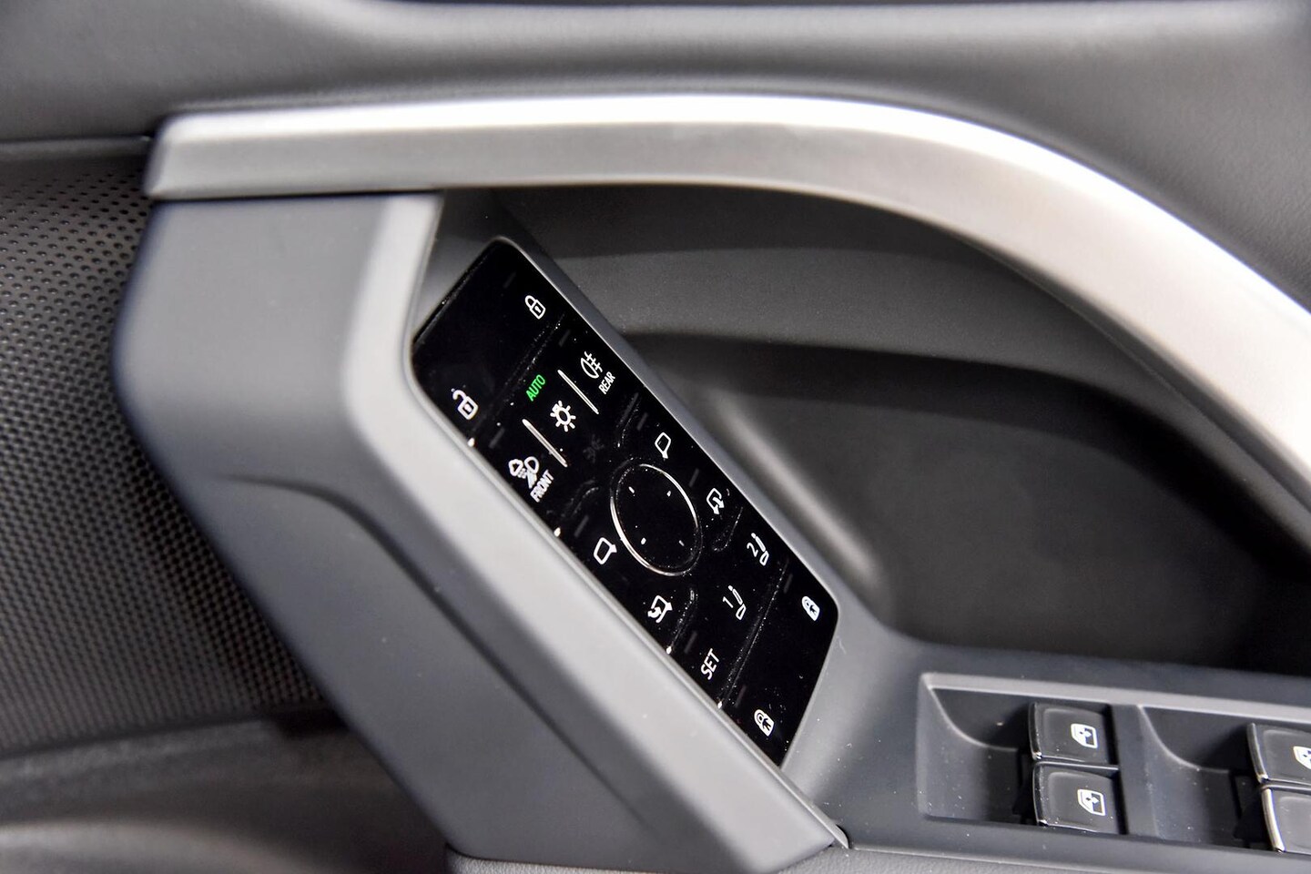 Image about Audi Q5 SUV e-hybrid quattro S tronic