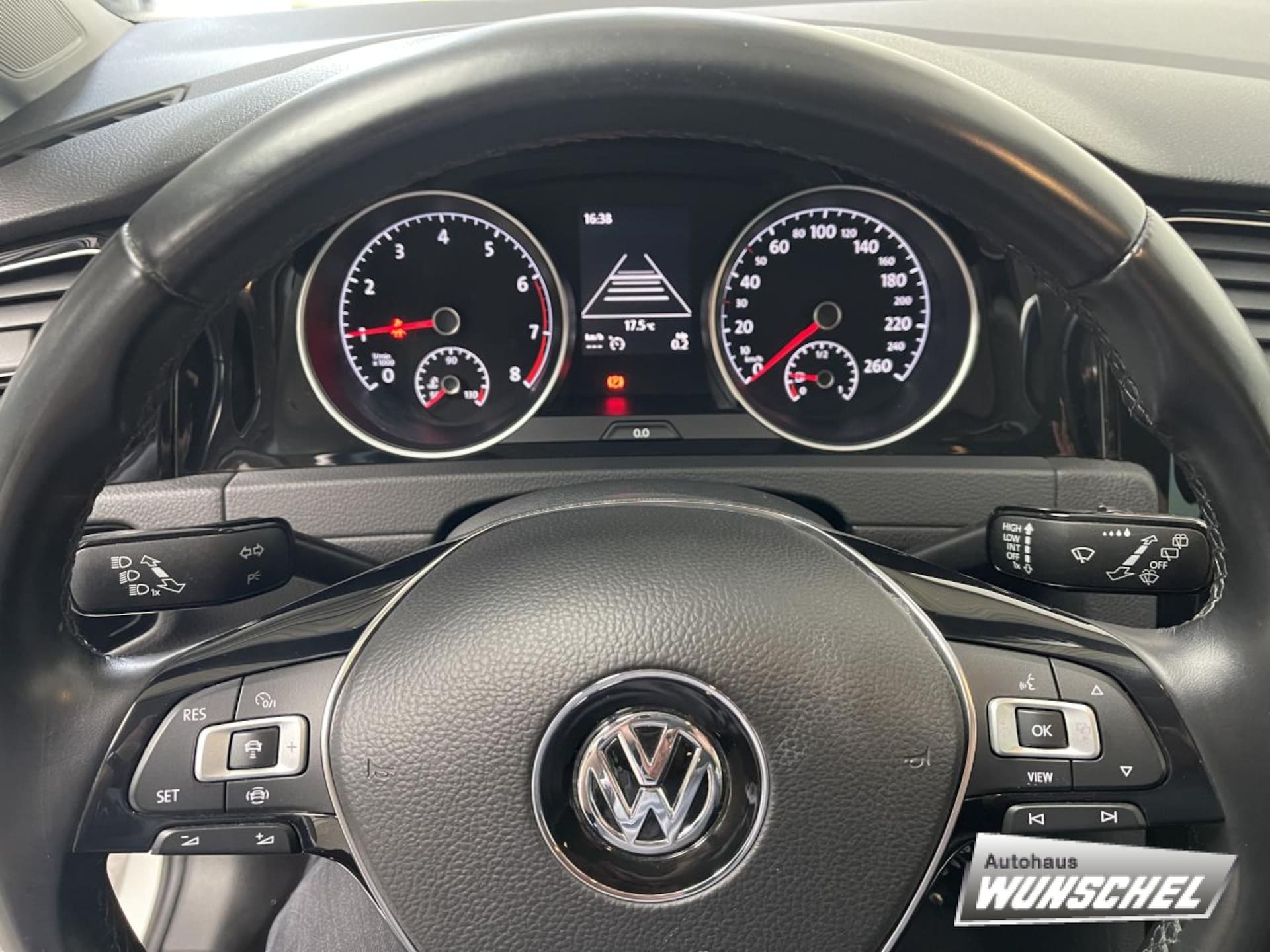Volkswagen Golf IQ.DRIVE