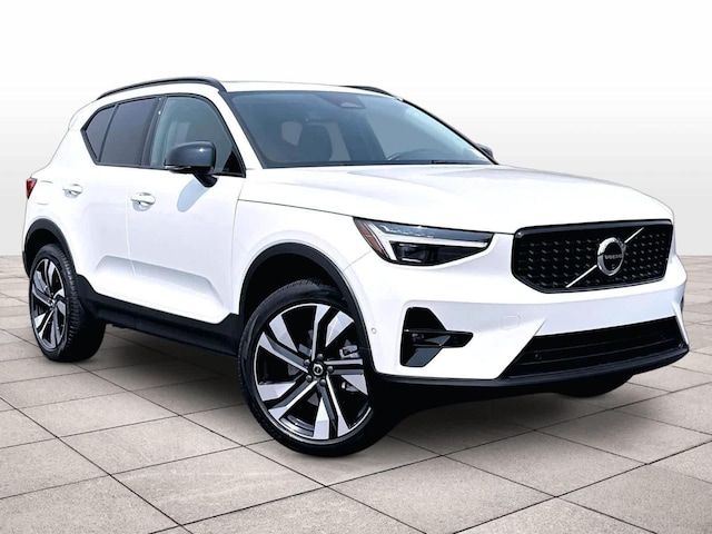 2025 Volvo XC40