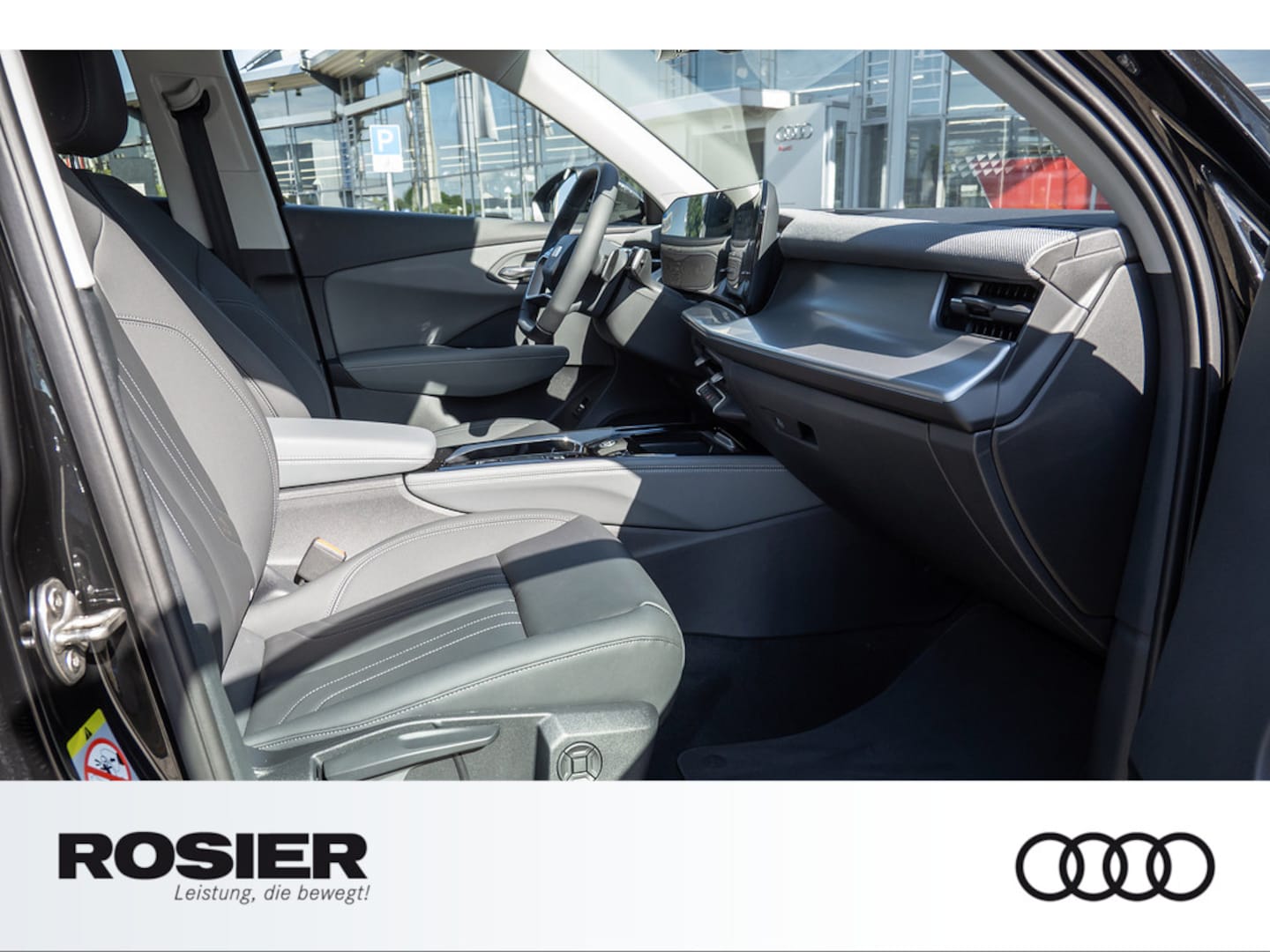 Bild über Audi Q3 SUV TFSI quattro 150 kW S tronic - für weitere Informationen kontaktieren Sie den Audi Partner