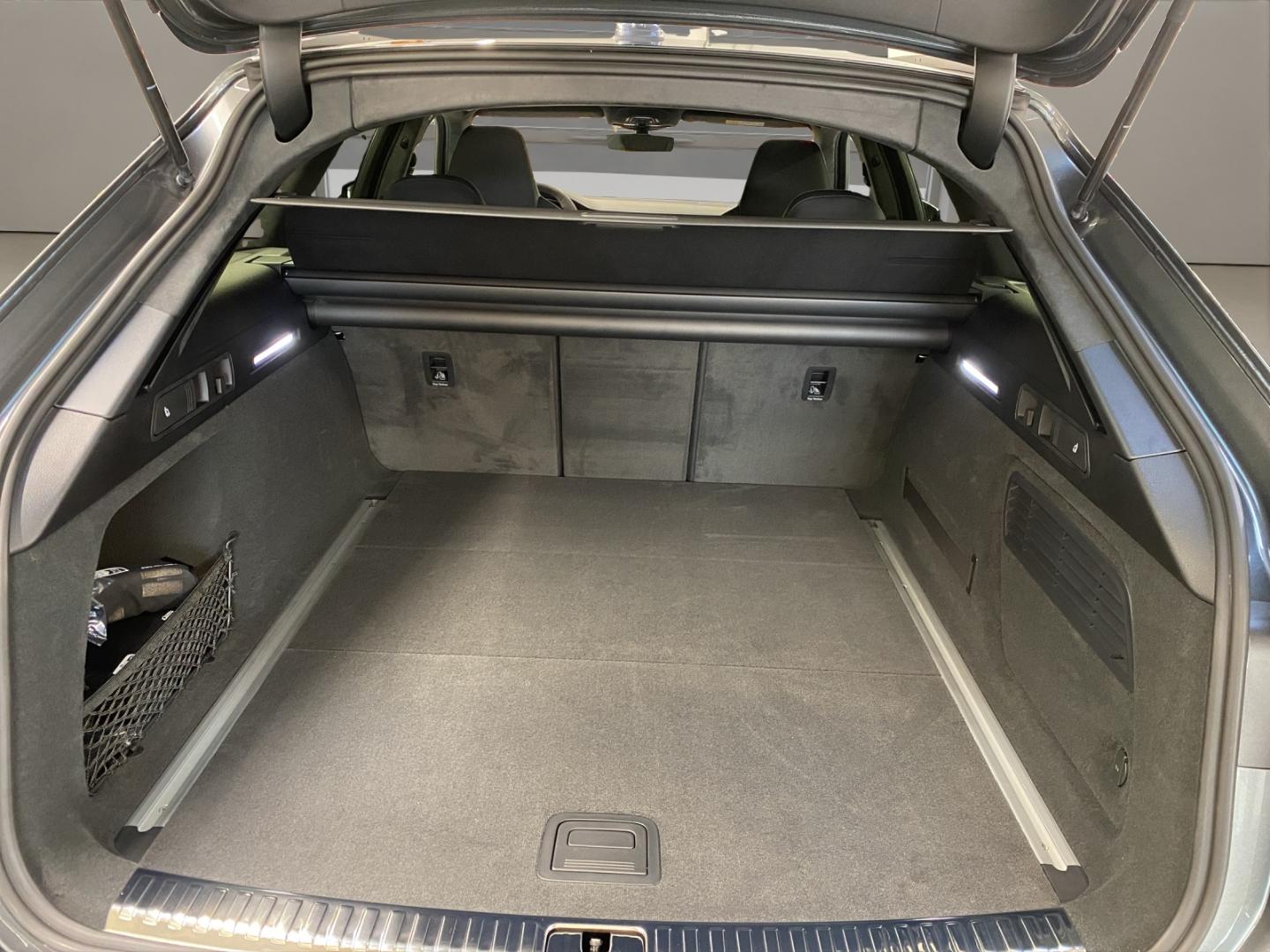 Image about Audi RS 6 Avant performance quattro tiptronic