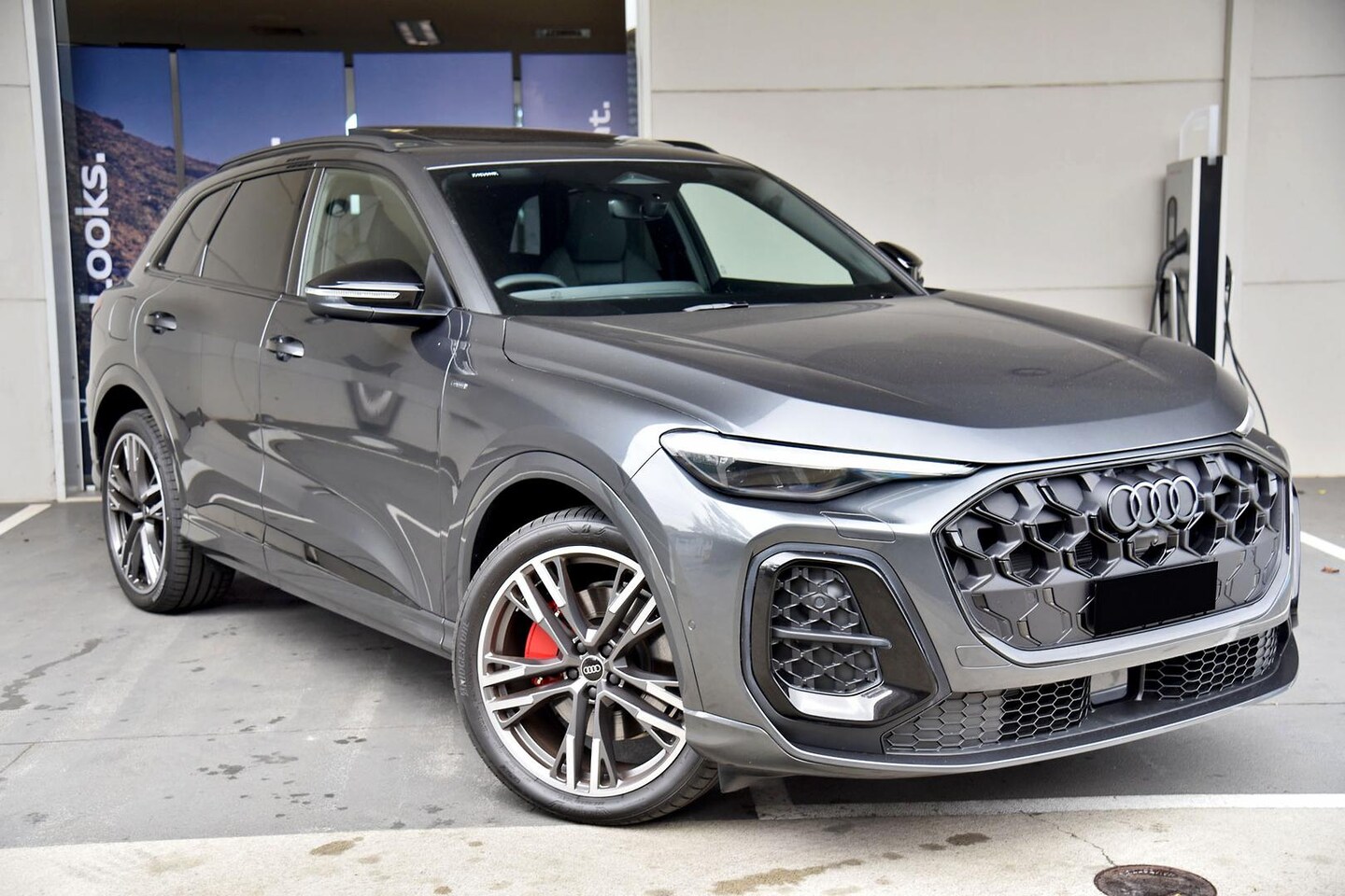 Image about Audi Q5 SUV e-hybrid quattro S tronic