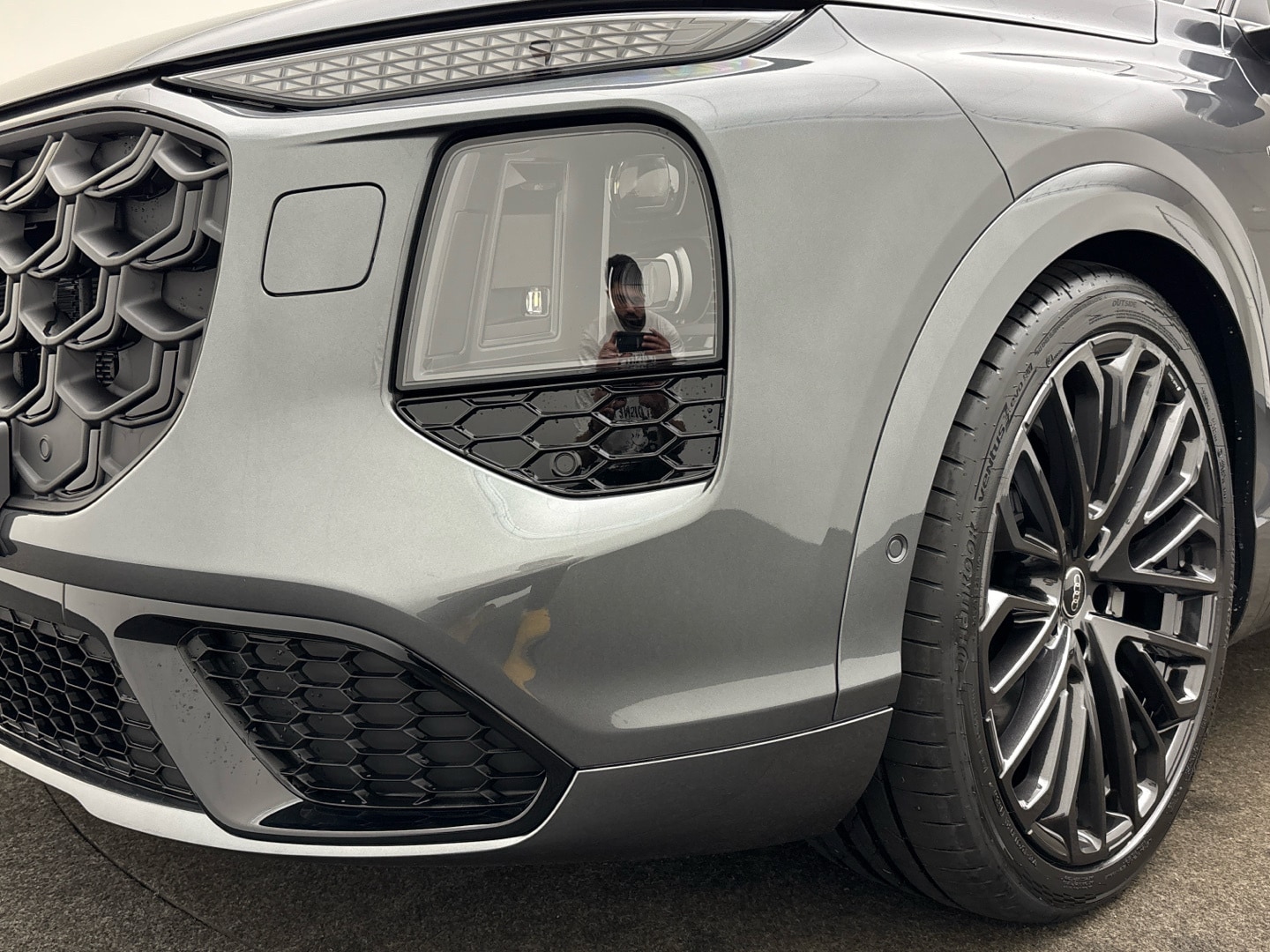 Bild über Audi Q7 SUV TDI quattro 220 kW tiptronic - für weitere Informationen kontaktieren Sie den Audi Partner
