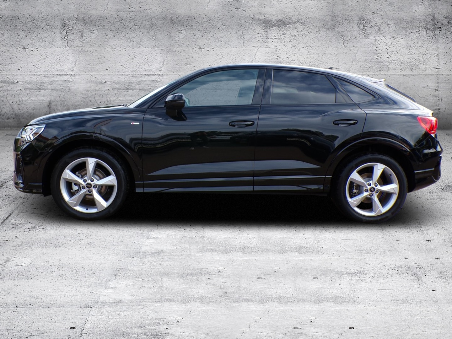 Bild über Audi Q3 Sportback S line 35 TFSI S tronic - für weitere Informationen kontaktieren Sie den Audi Partner
