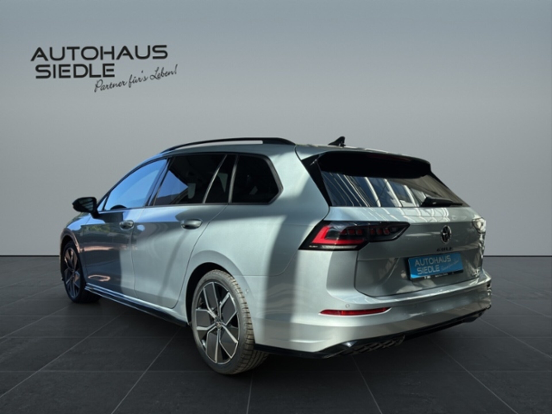 Volkswagen Golf Variant R-Line