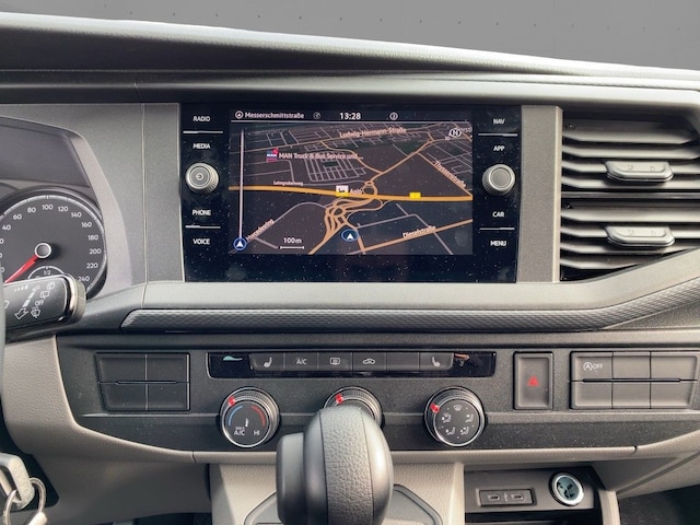 Volkswagen T6.1 Caravelle larger