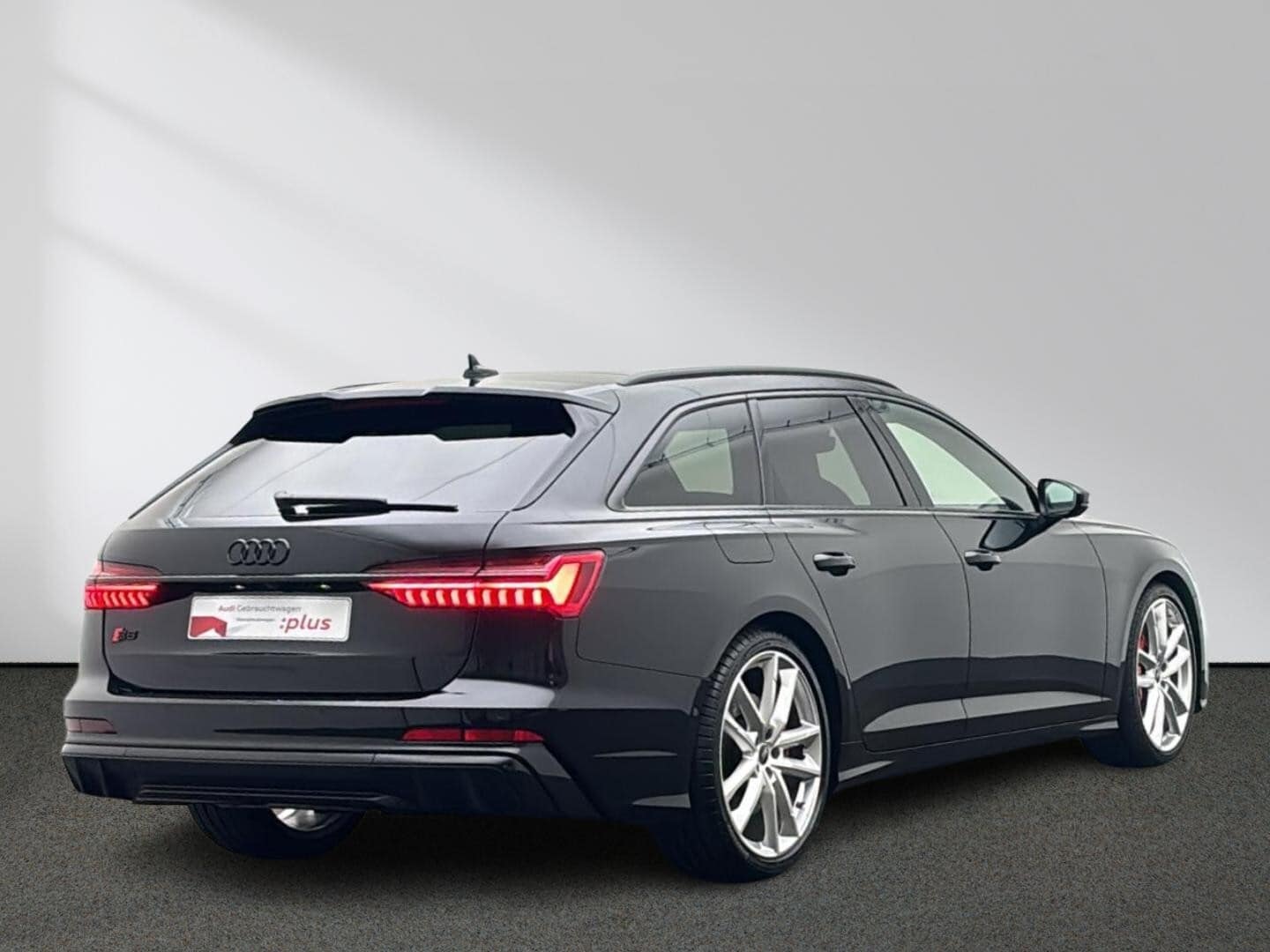 Bild über Audi S6 Avant TDI quattro tiptronic - für weitere Informationen kontaktieren Sie den Audi Partner