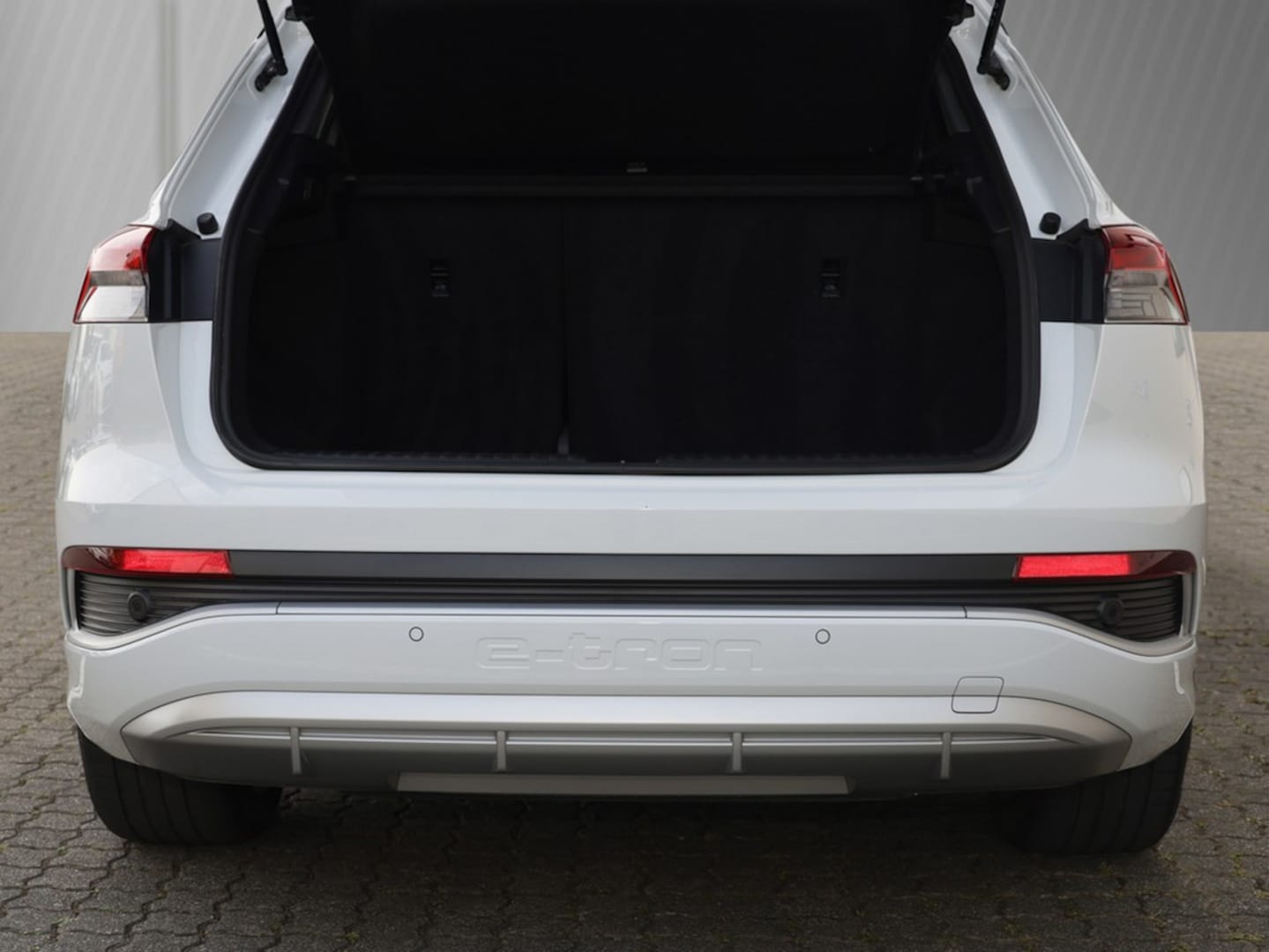 Bild über Audi Q4 e-tron 40 e-tron - für weitere Informationen kontaktieren Sie den Audi Partner